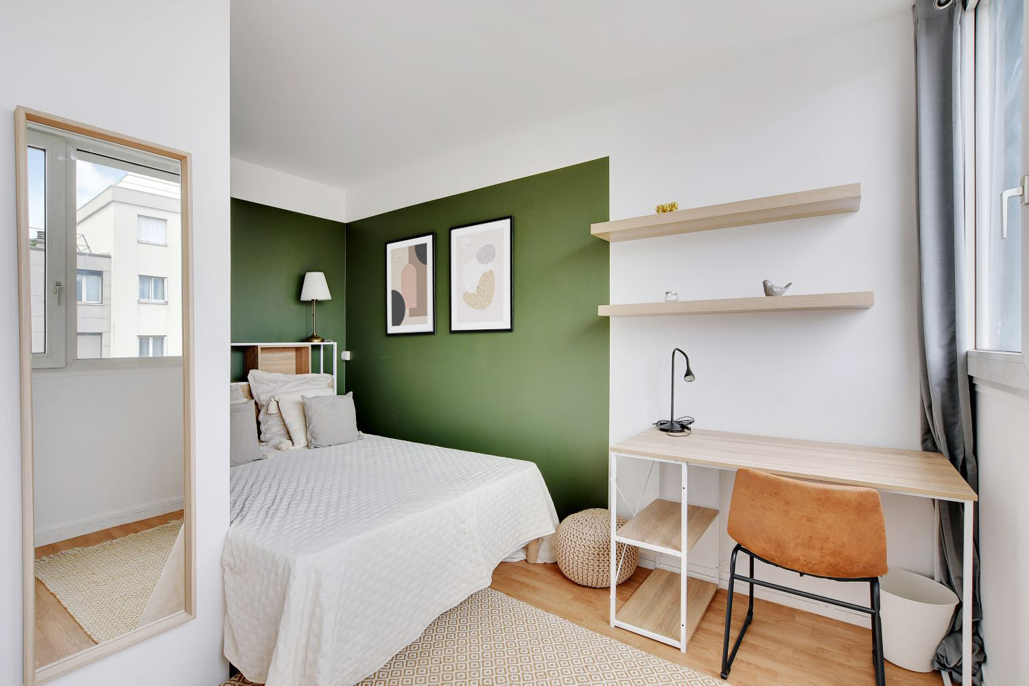 Move into this minimalist 10 m² room – KRB15