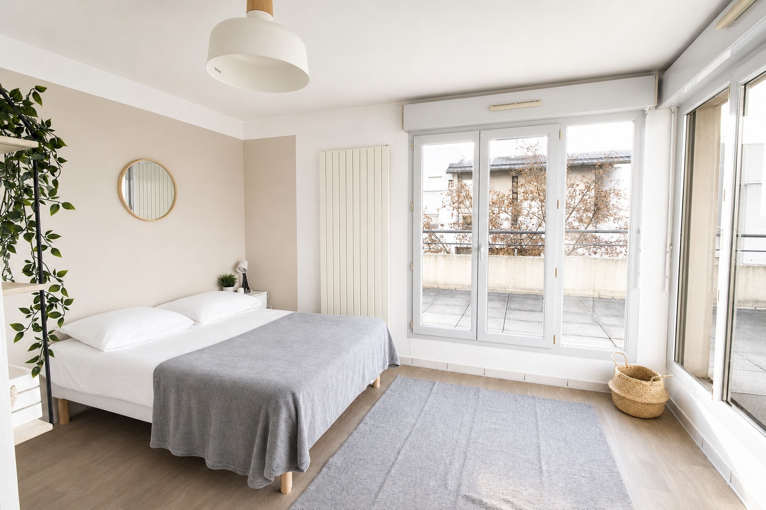 Spacious and bright room – LY016
