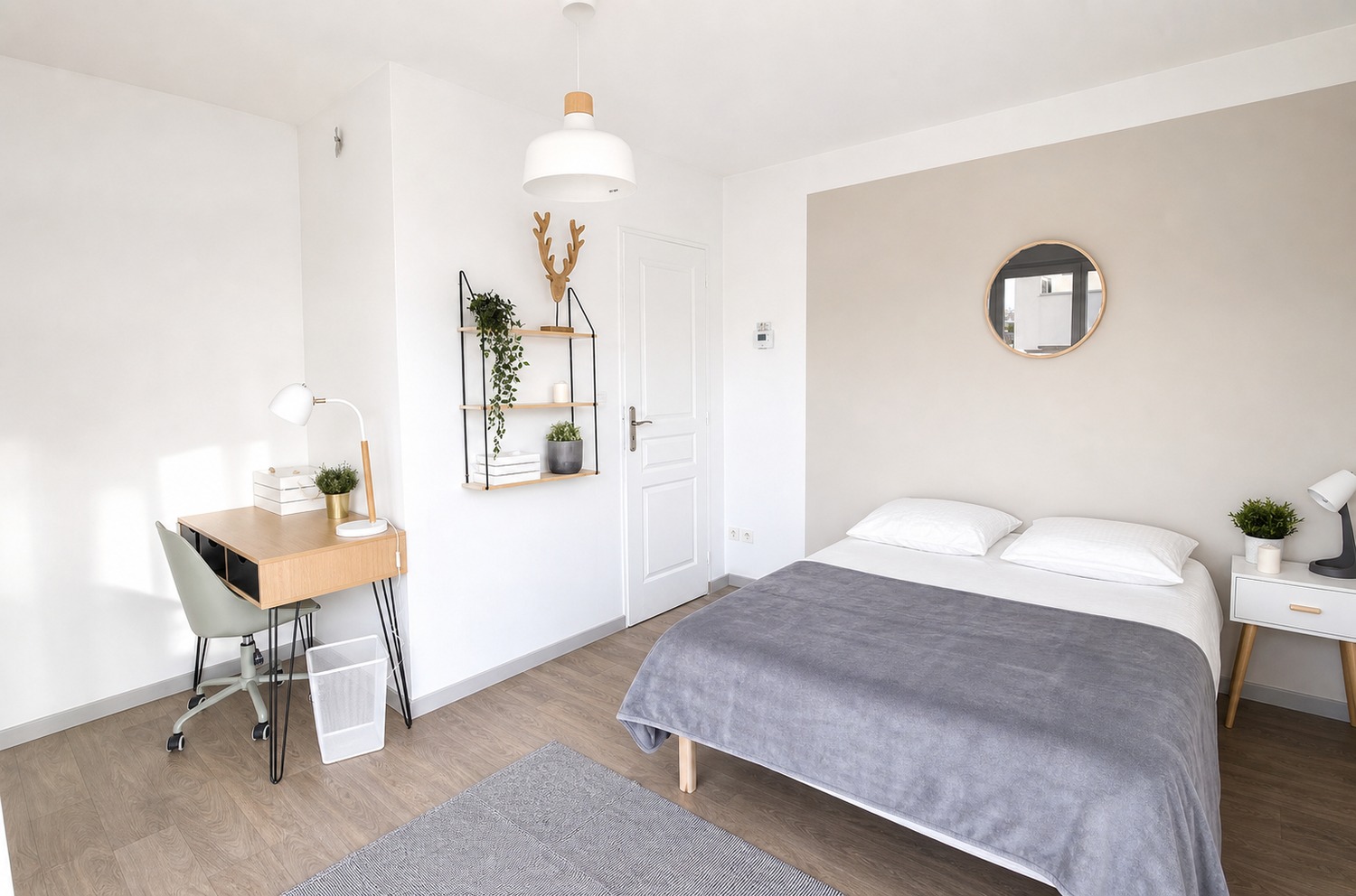 Spacious and bright room – LY016