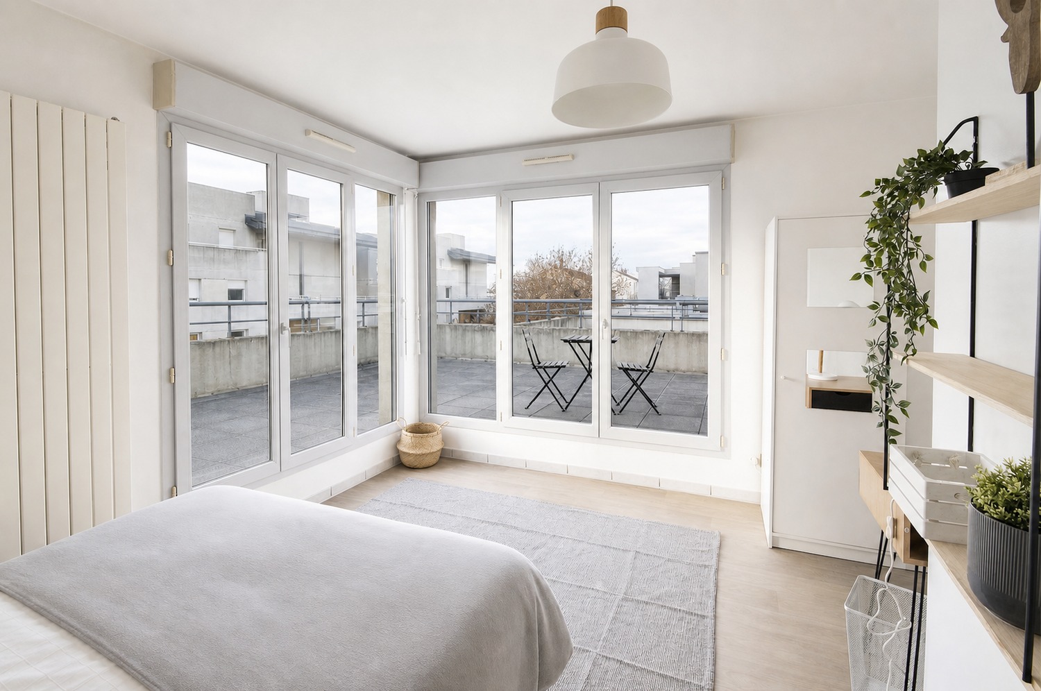 Spacious and bright room – LY016