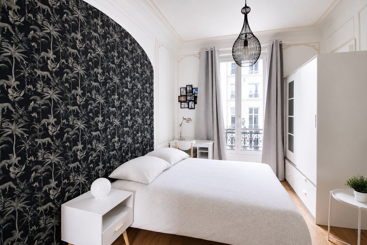Large bright bedroom – 14m² – PA57
