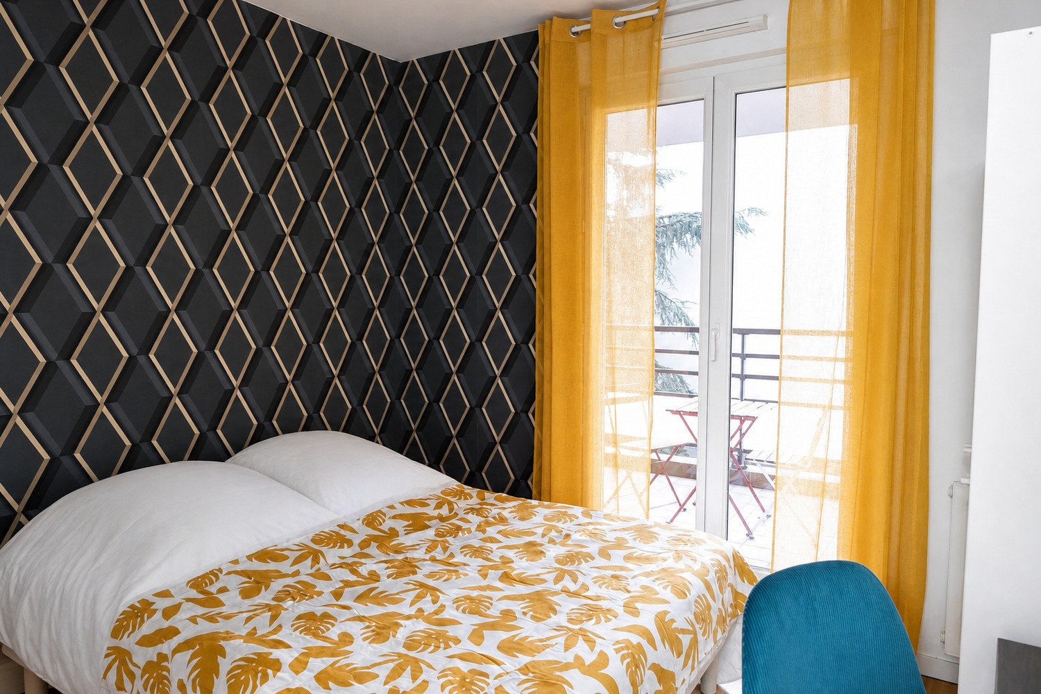 Warm and comfortable room – 12m² – LY010