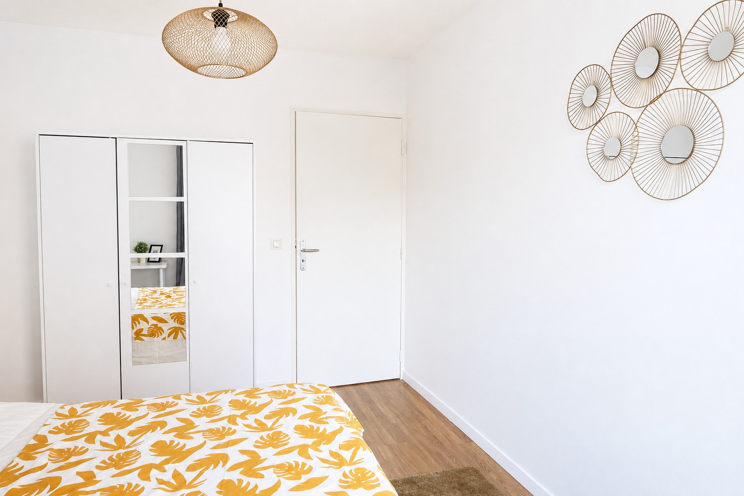 Spacious and bright room – 13m² – LY013