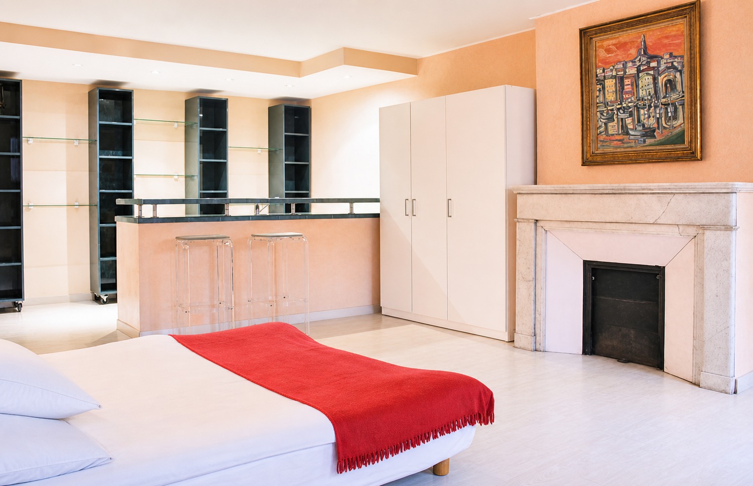 Large bright bedroom – 20m² – MA12