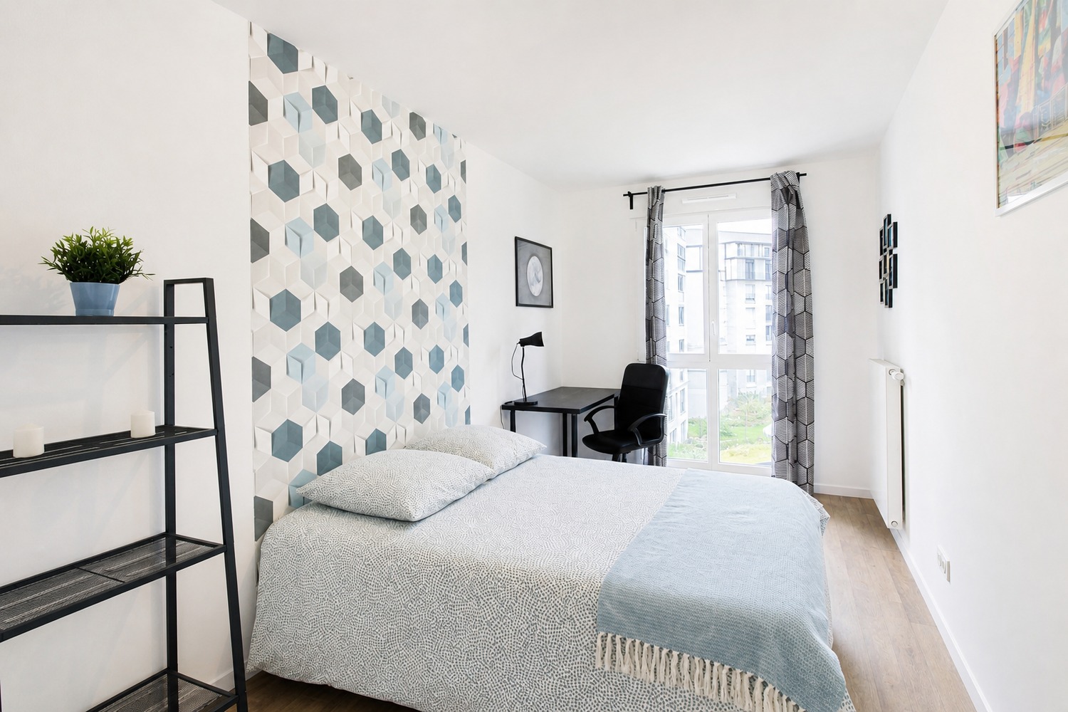 Spacious and bright room – 14m² – CL15