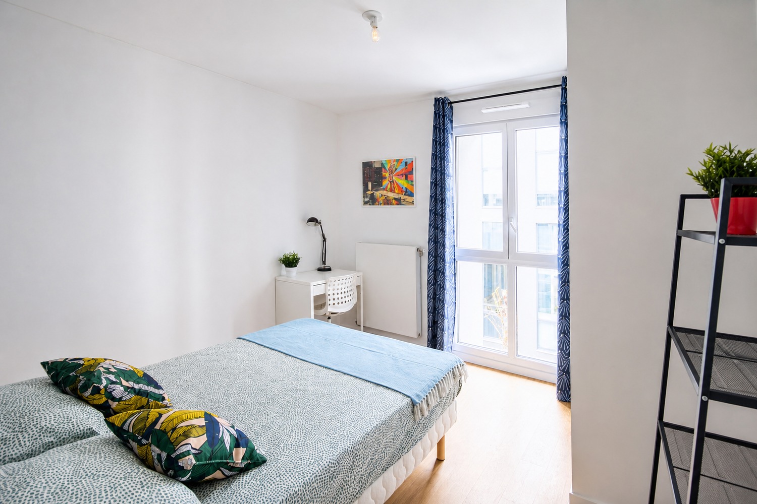 Spacious and luminous room – 12m² – CL28