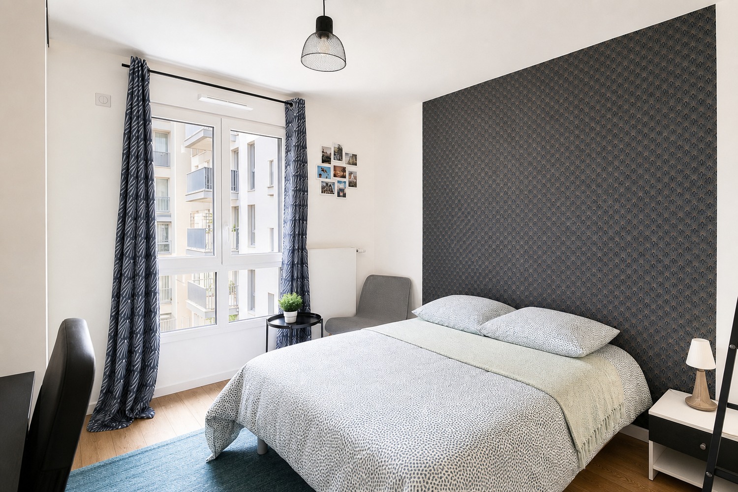 Spacious and luminous room – 12m² – CL38