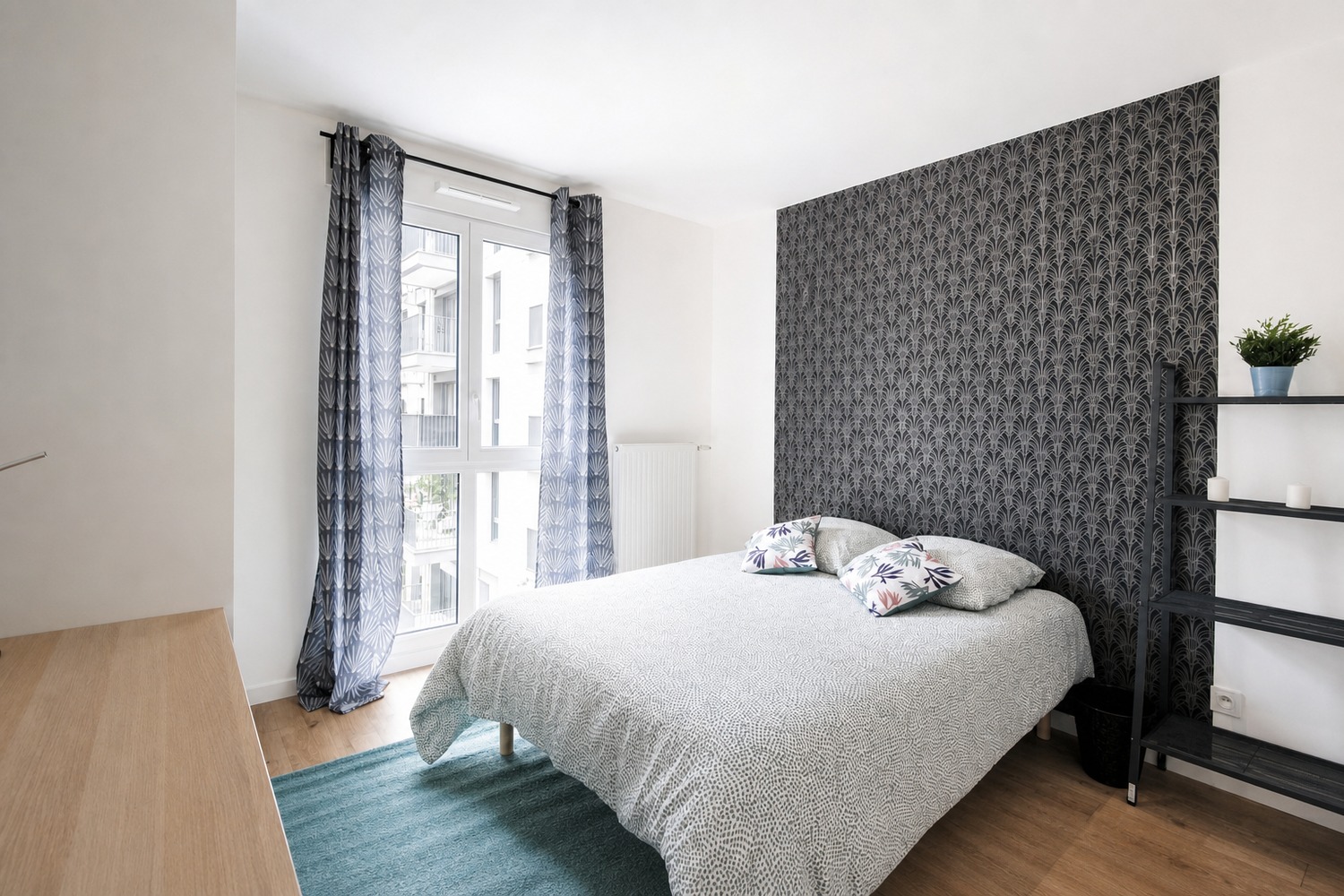 Spacious and luminous room – 12m² – CL43