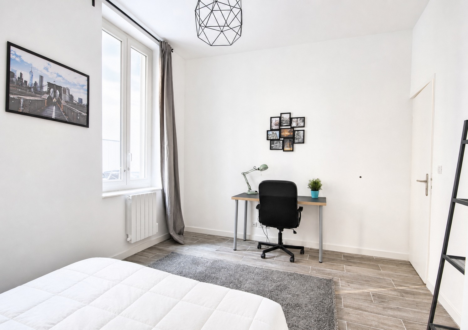 Bright and spacious bedroom – 15m² – MA26