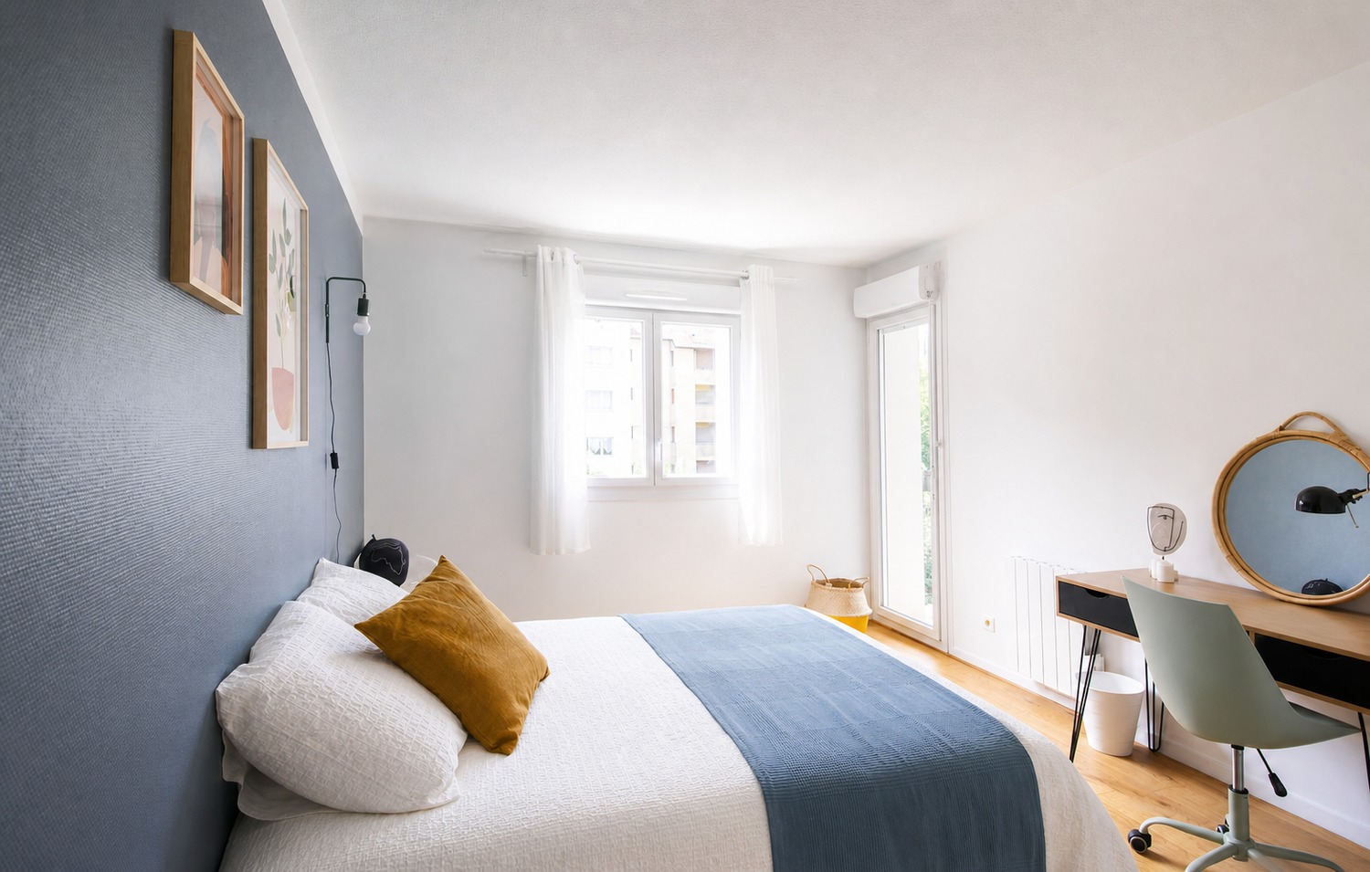 Large and spacious 15m² bedroom -G010