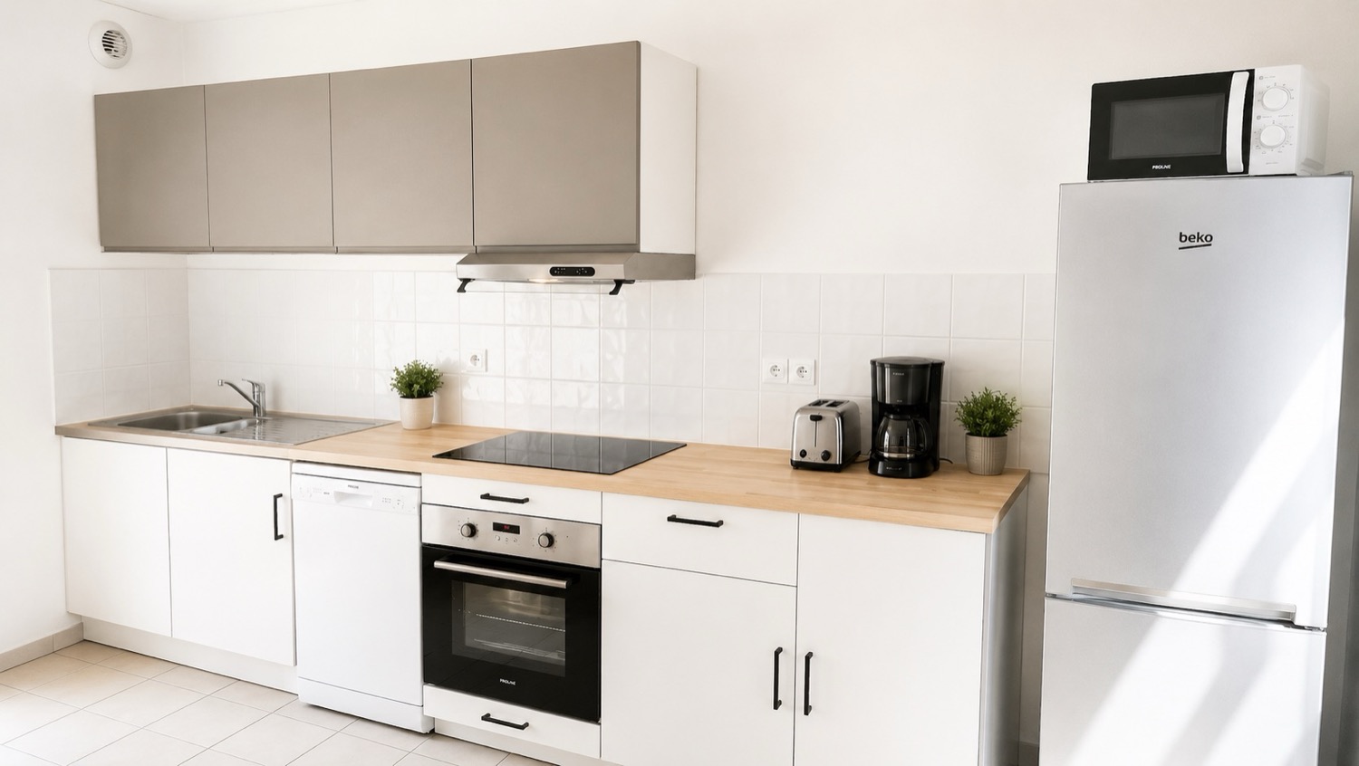 Move into this 11 m² bedroom located in a coliving duplex apartment in Bordeaux – BO24