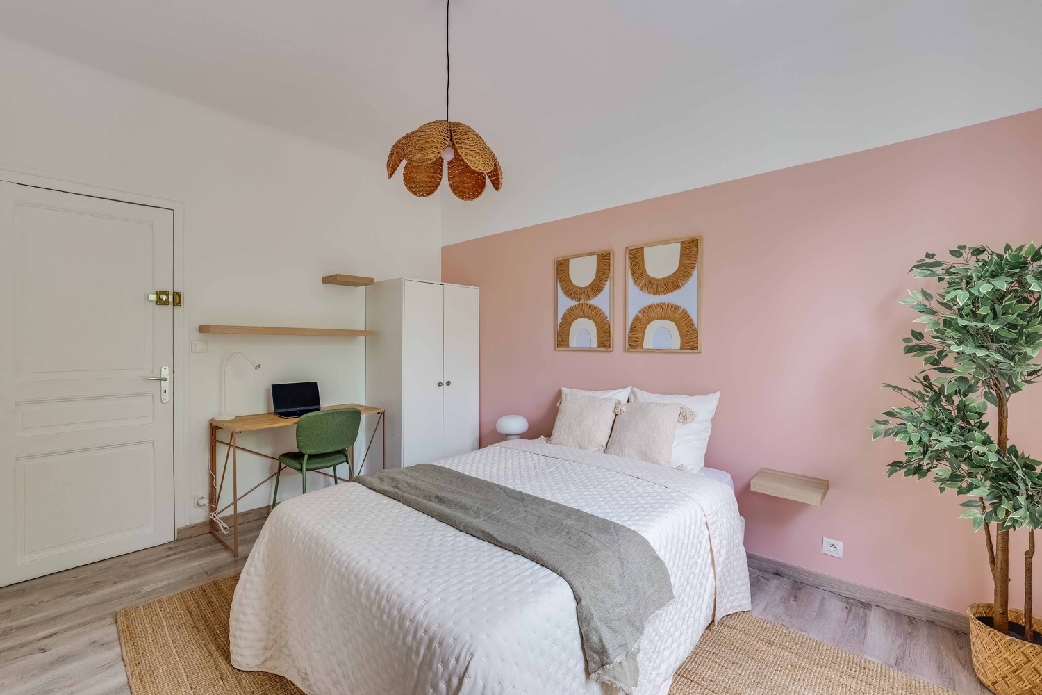 Move into a serene bedroom – 12 m² – GTY05Move into a serene bedroom – 12 m² – GTY04