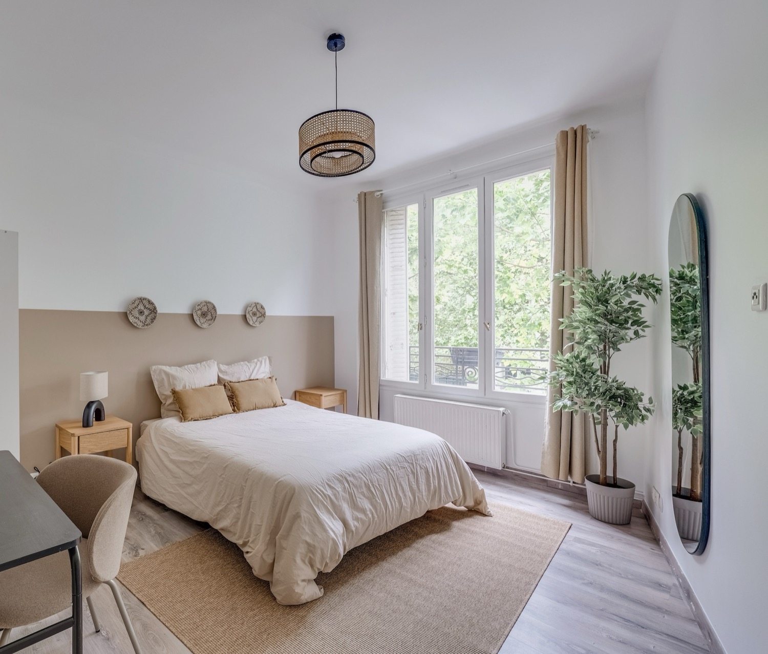 Move into a neutral-toned bedroom – 13 m² – GTY05