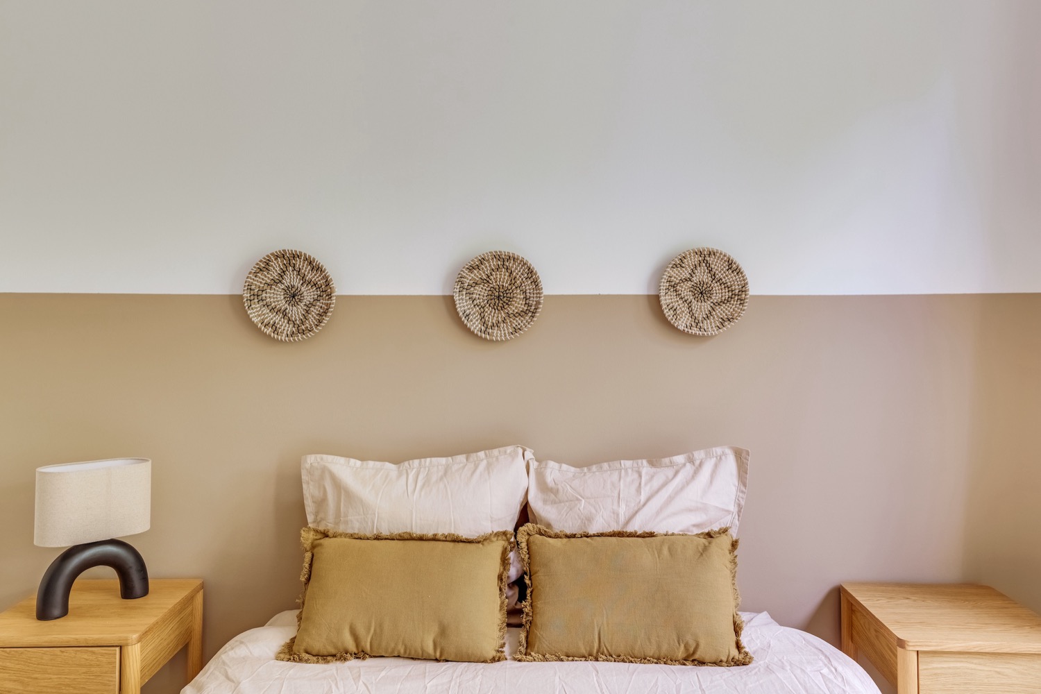 Move into a neutral-toned bedroom – 13 m² – GTY05