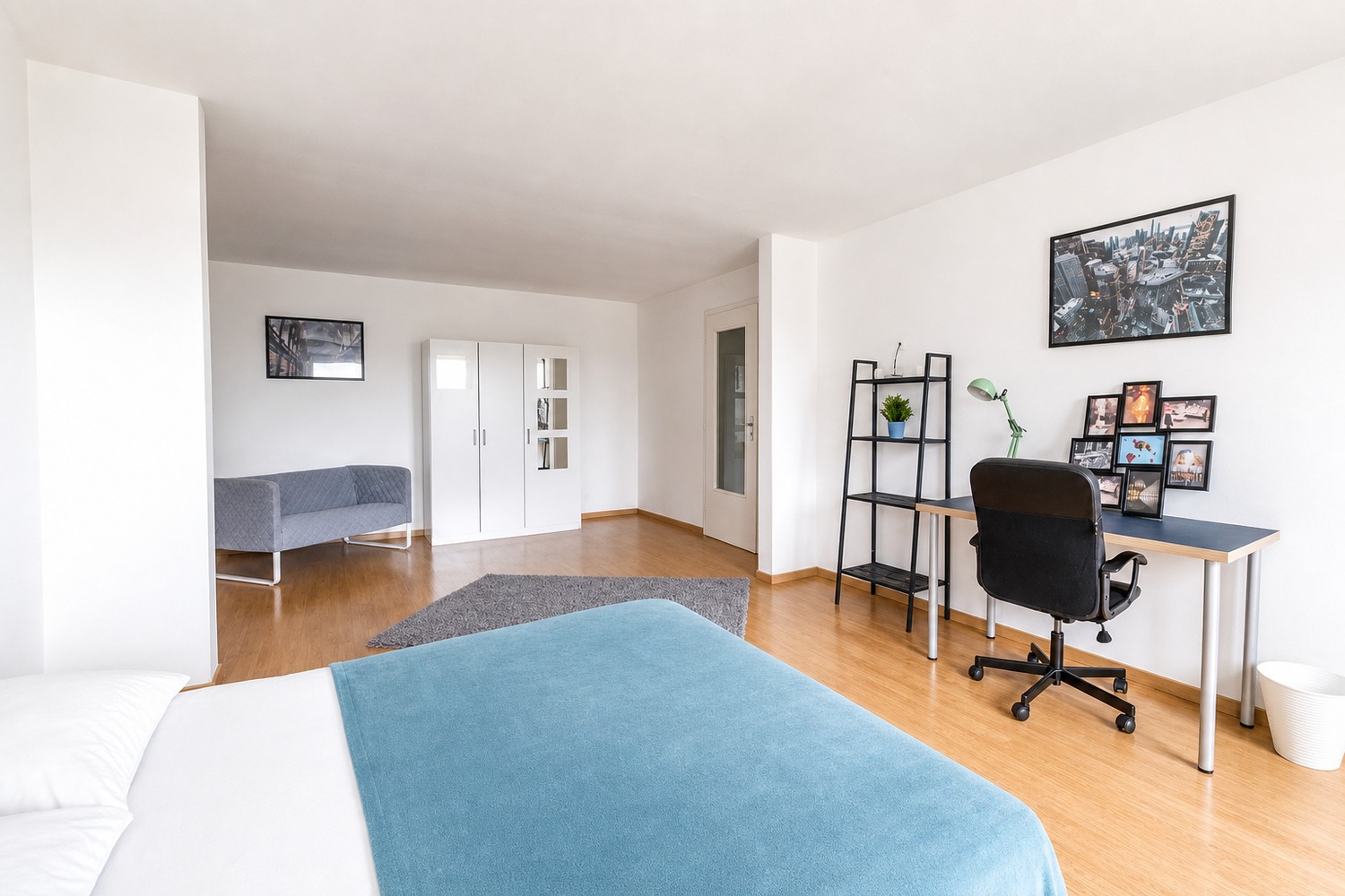 Spacious luminous room – 23m² – ST61