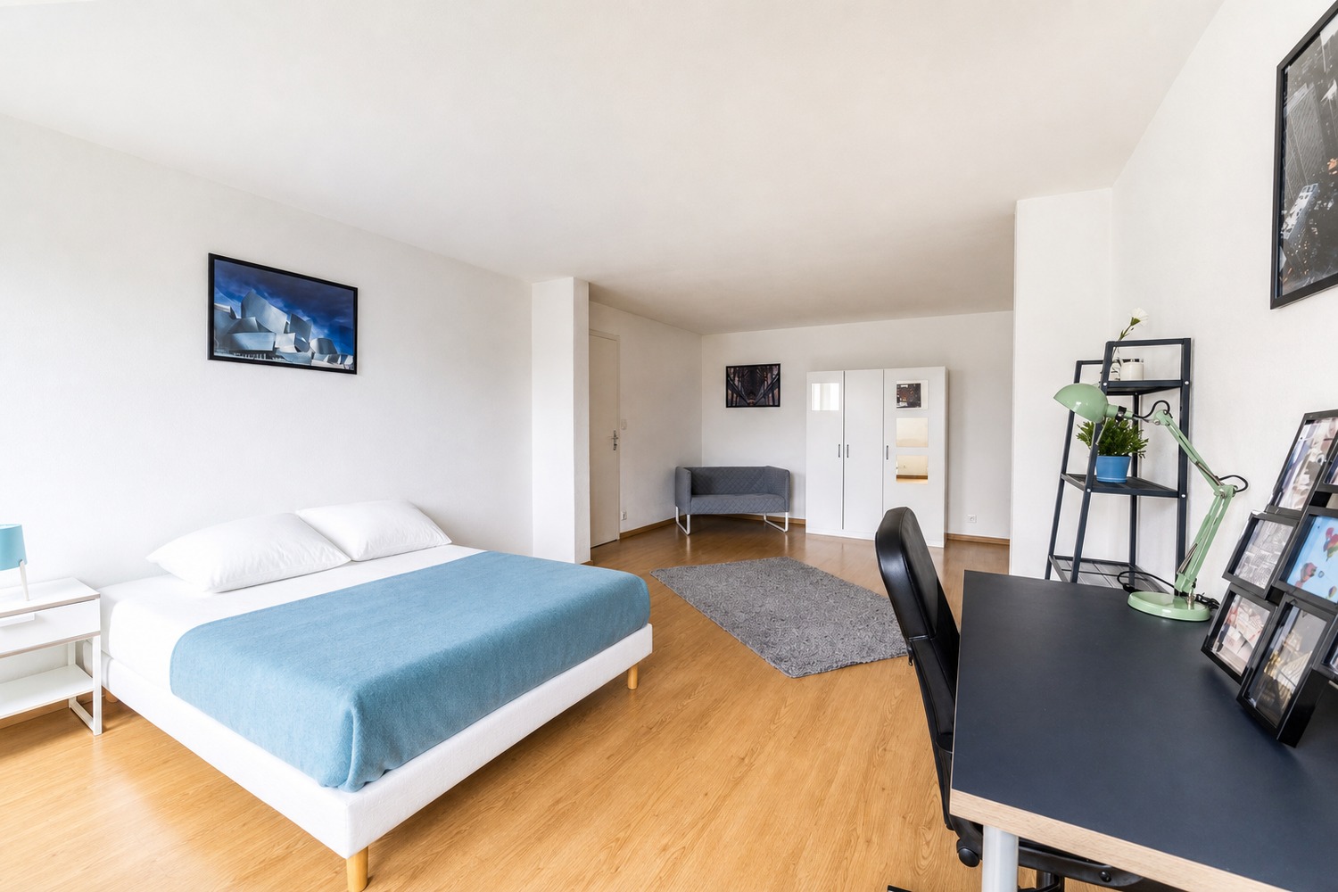 Spacious luminous room – 23m² – ST61
