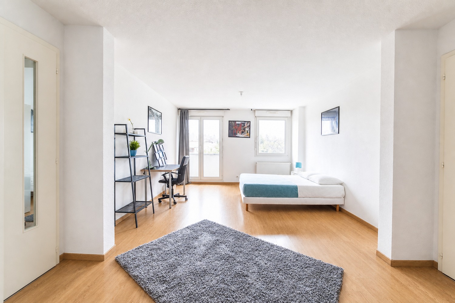Spacious luminous room – 23m² – ST61