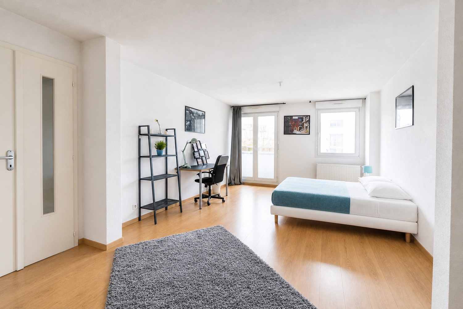 Spacious luminous room – 23m² – ST61