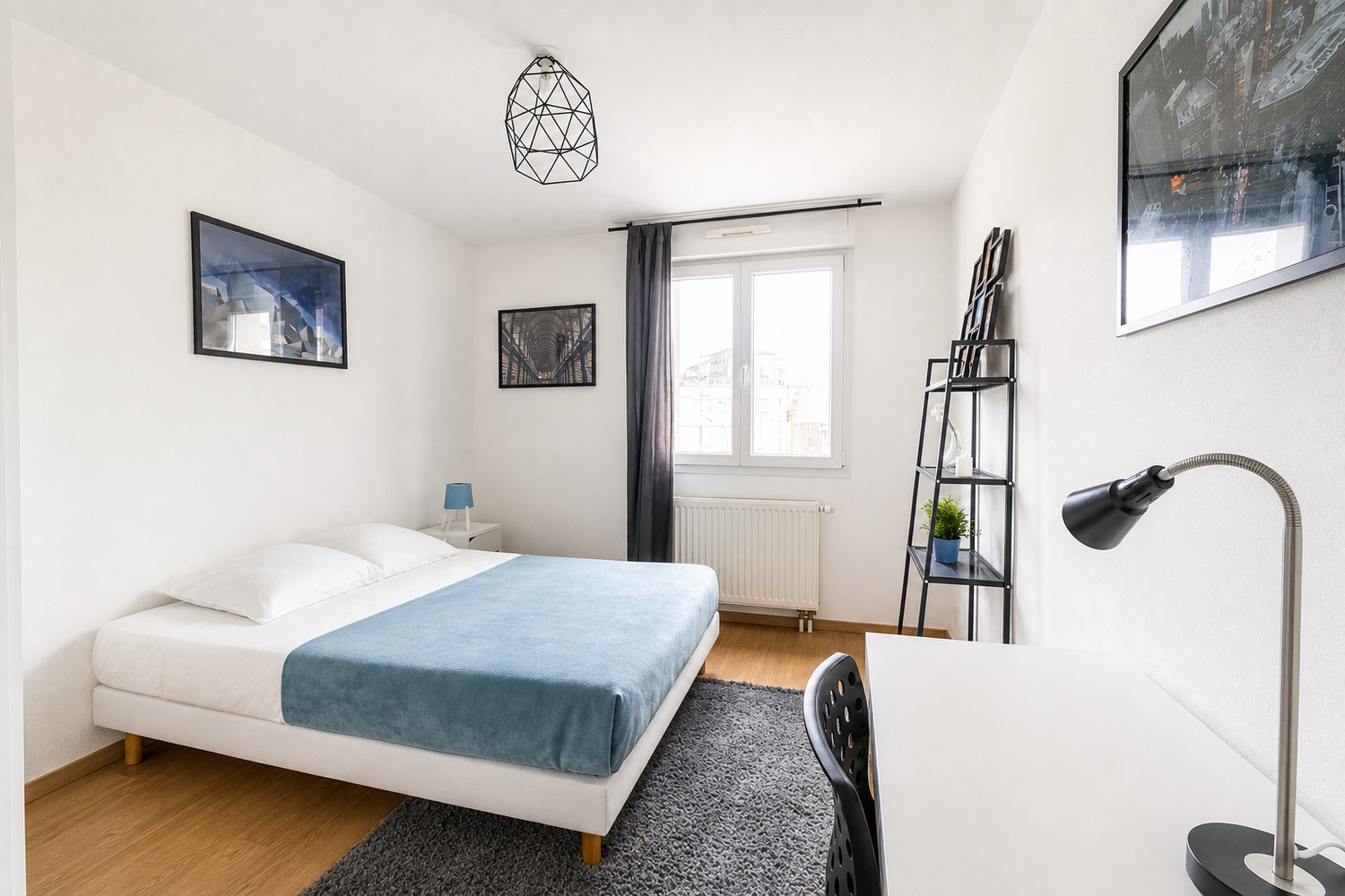 Luminous and cosy room – 15m² – ST64