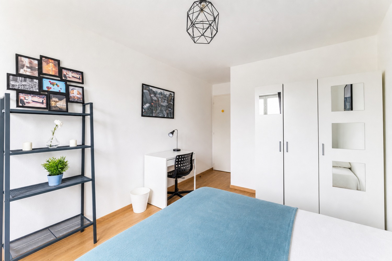 Luminous and cosy room – 15m² – ST64