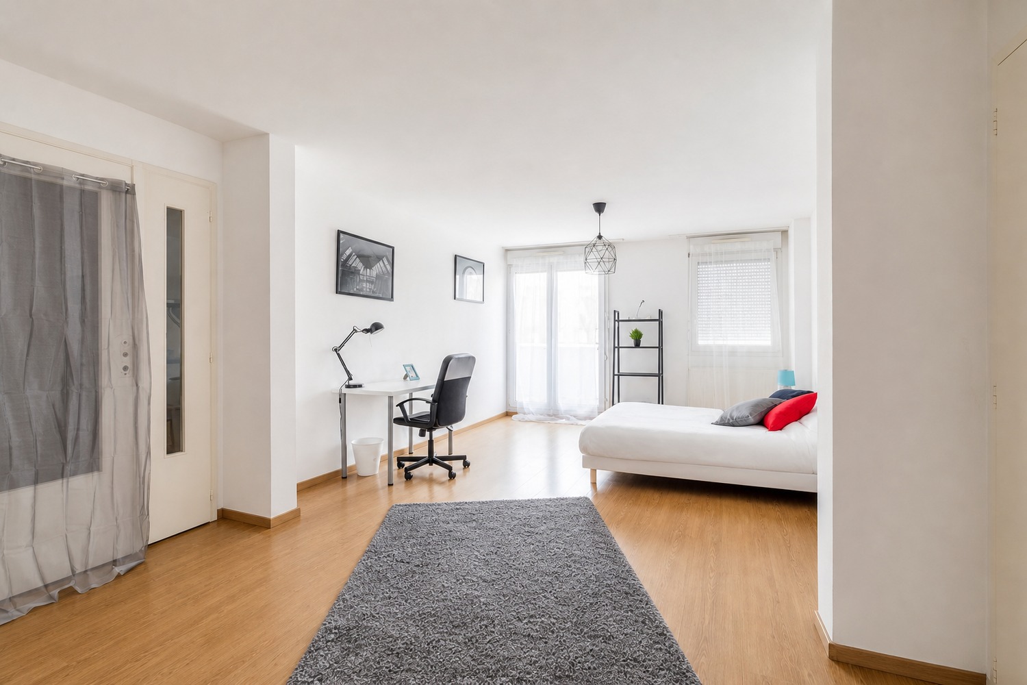 Spacious bright room – 20m² – ST57