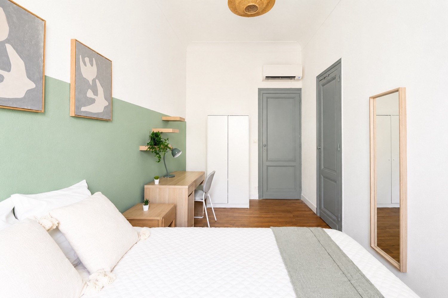 Move into this 13 m² bedroom – BO53