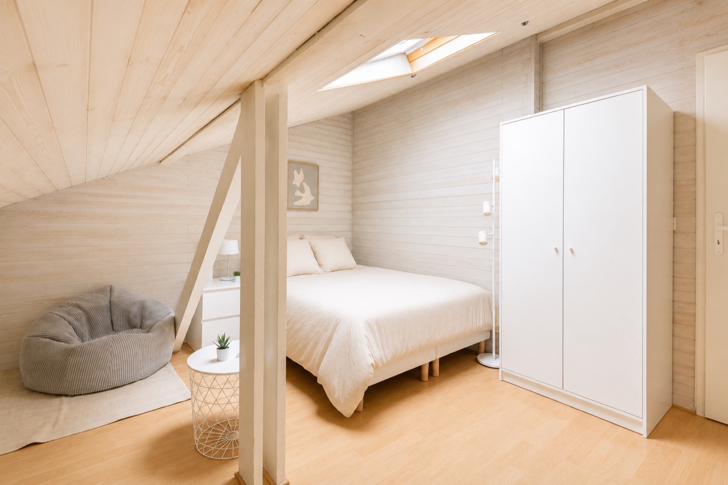 Move into this 10 m² bedroom – BO55