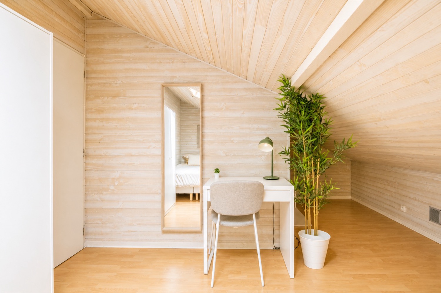 Move into this 10 m² bedroom – BO55