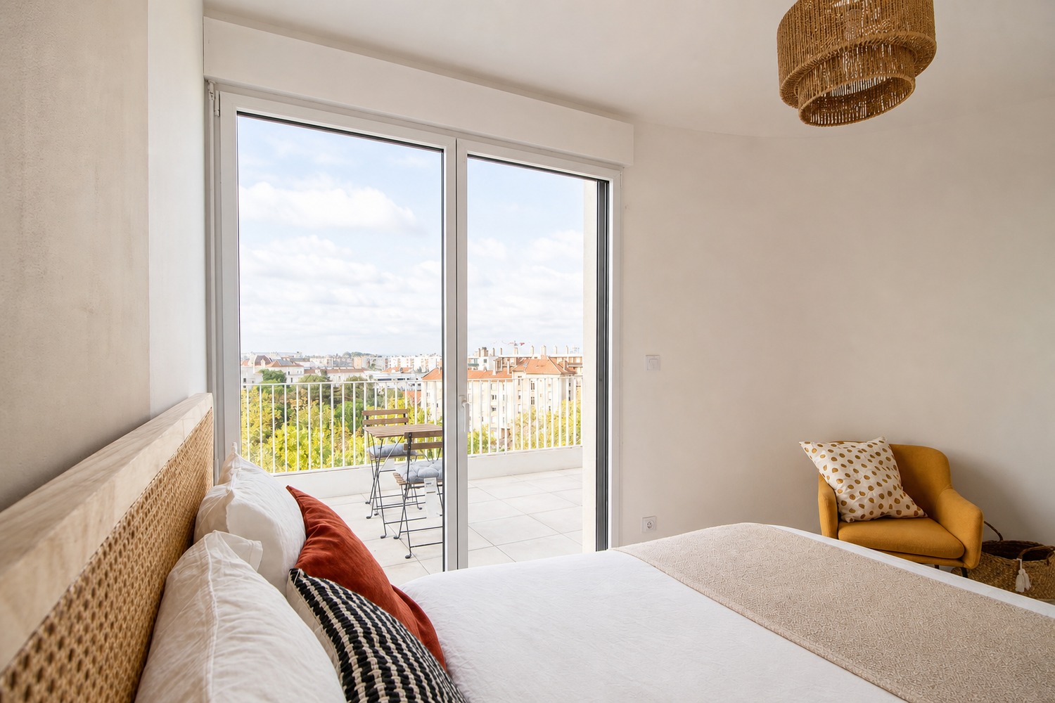 Charming 14 m² bedroom for rent in Villeurbanne – LYO30