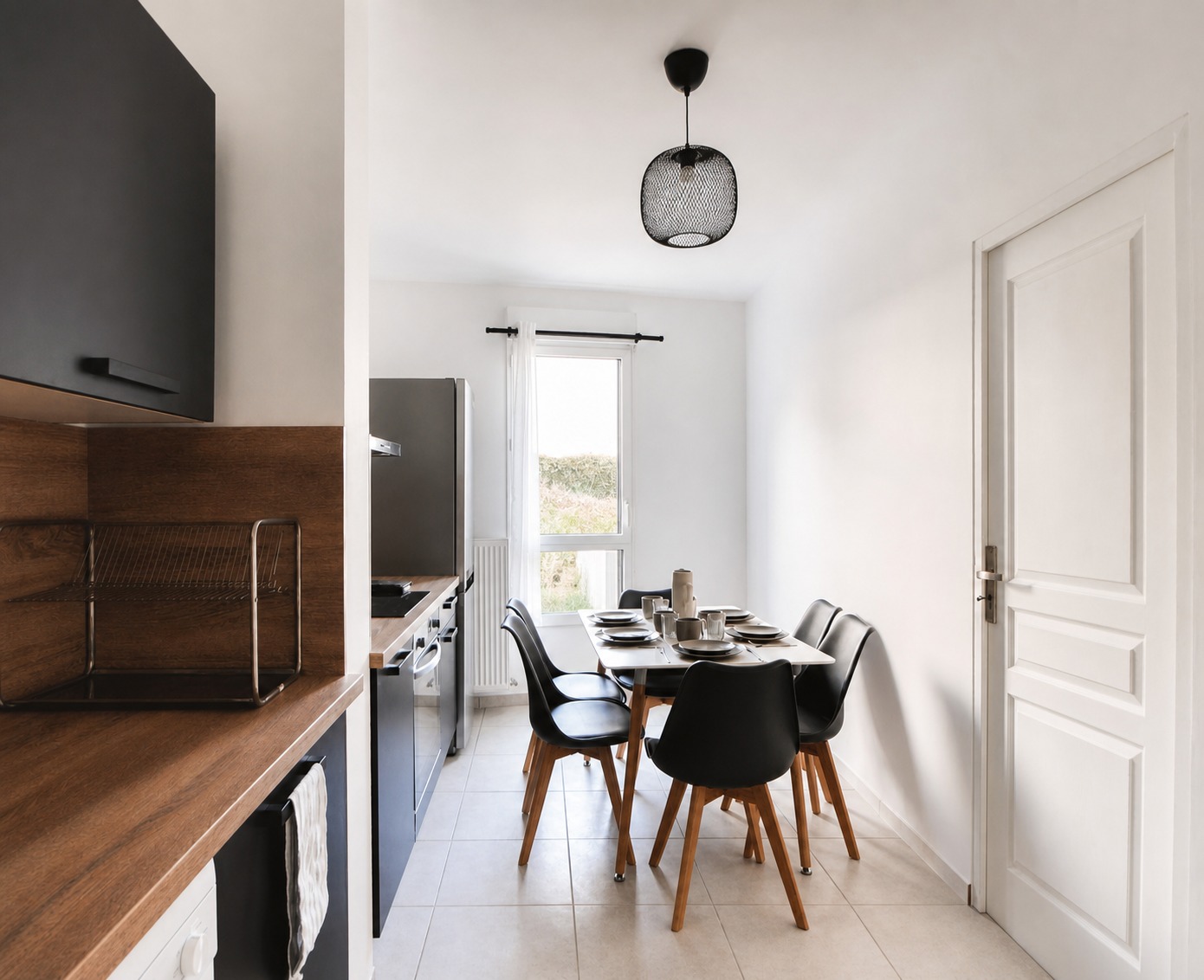 Spacious 15 m² bedroom for rent near Lyon – LYO41