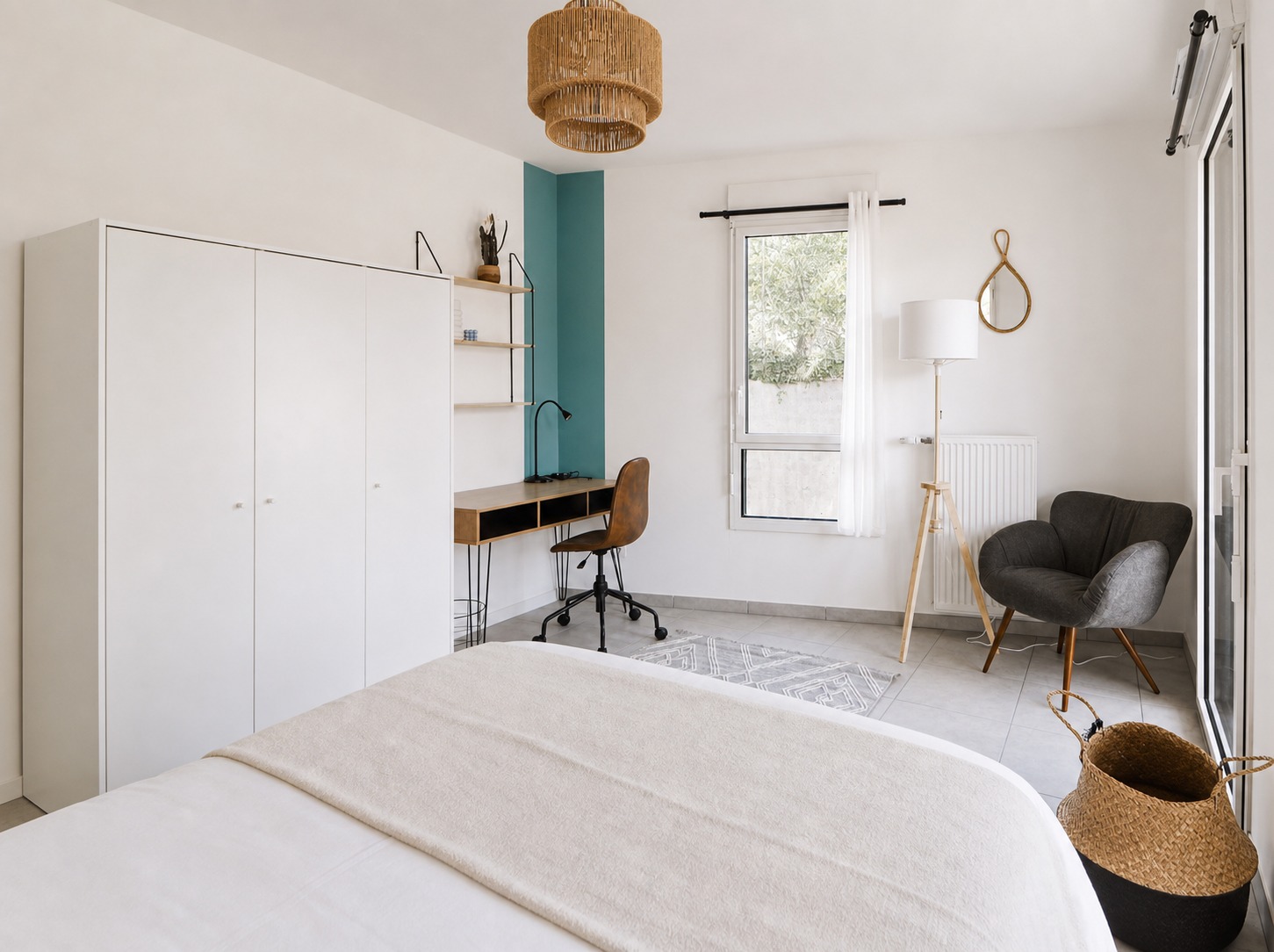 Spacious 15 m² bedroom for rent near Lyon – LYO41
