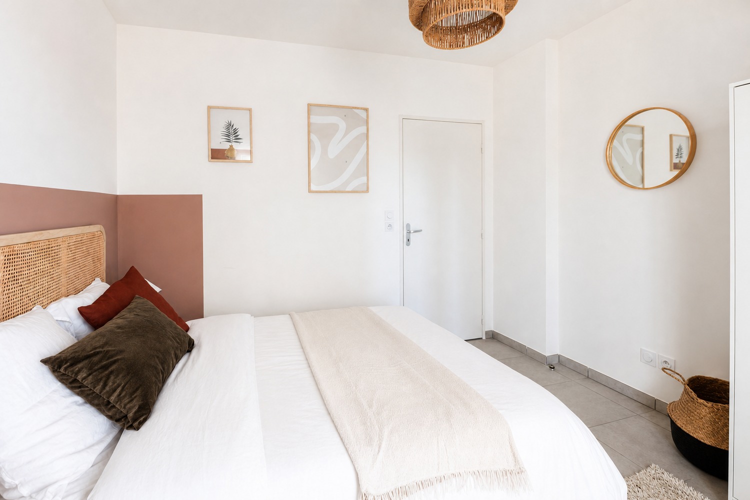 Beautiful 12 m² bedroom for rent near Lyon – LYO43