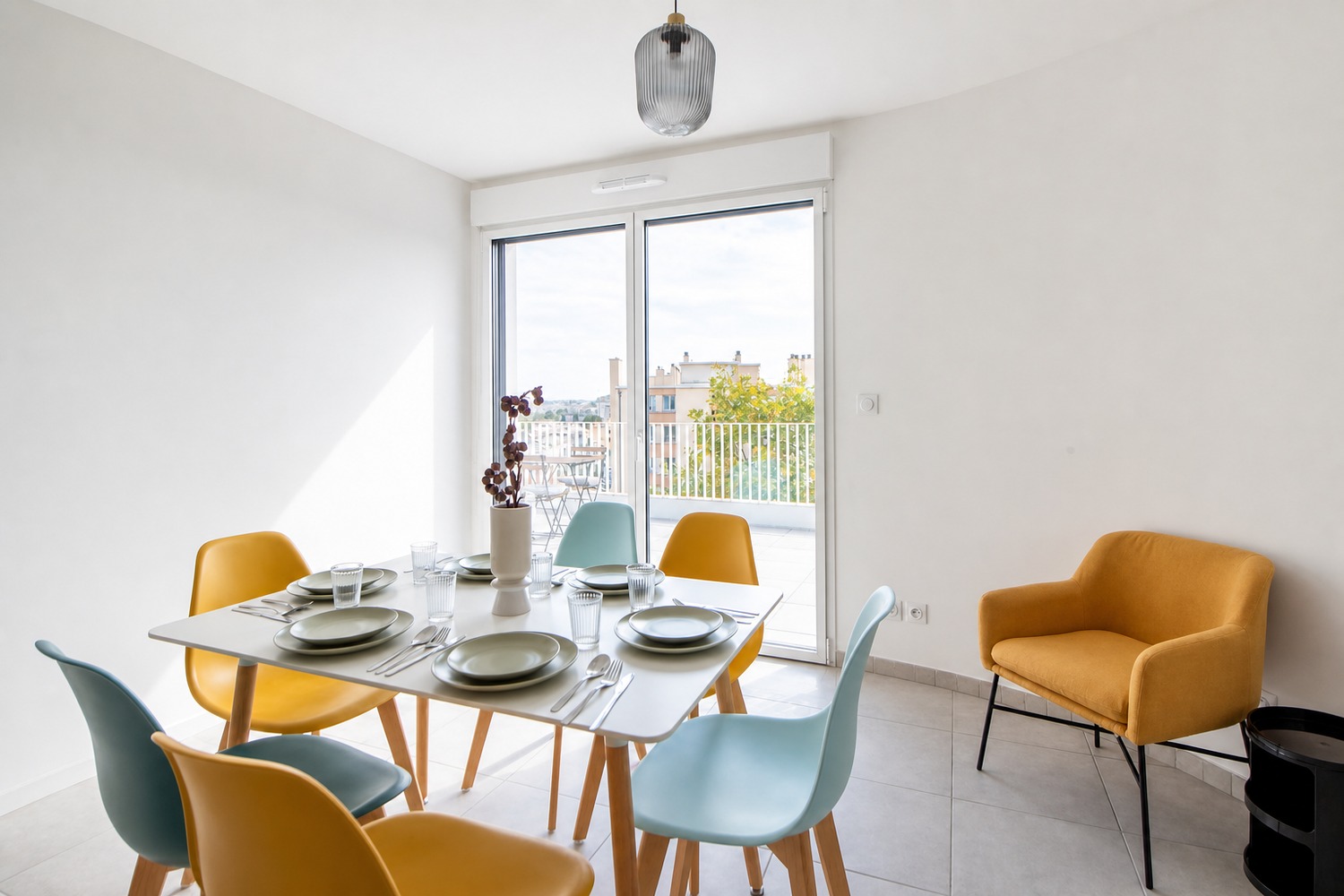 Elegant 10 m² bedroom near Lyon – LYO47