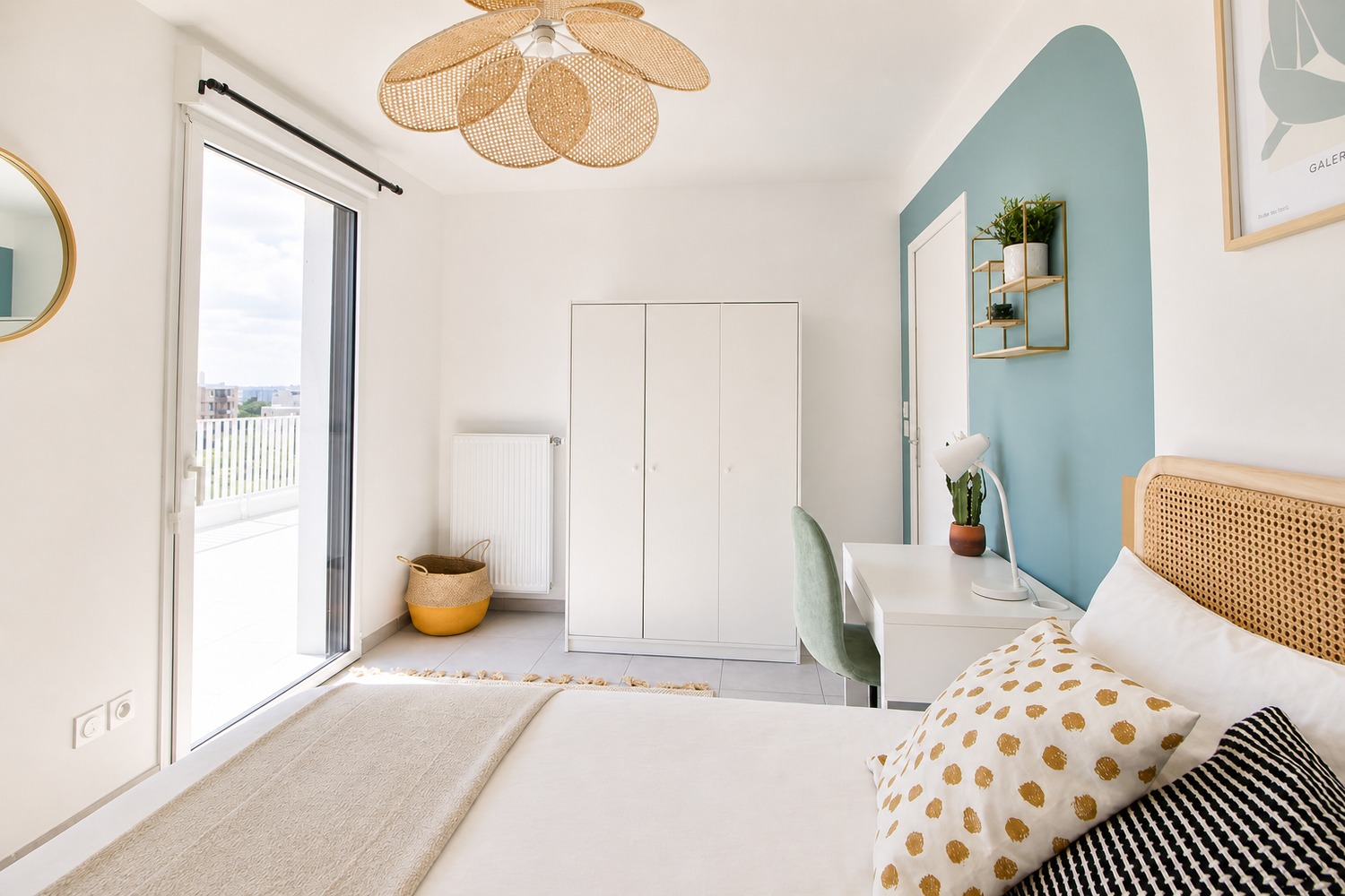 Charming bedroom of 11 m² near Lyon – LYO46