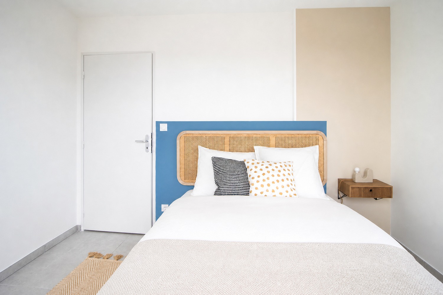 Refined 11 m² bedroom near Lyon – LYO49