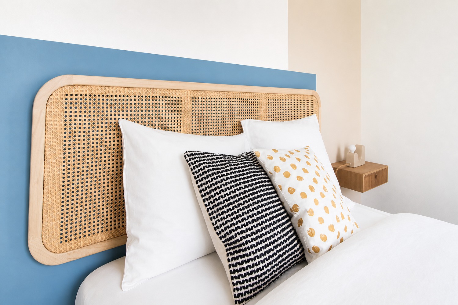 Refined 11 m² bedroom near Lyon – LYO49