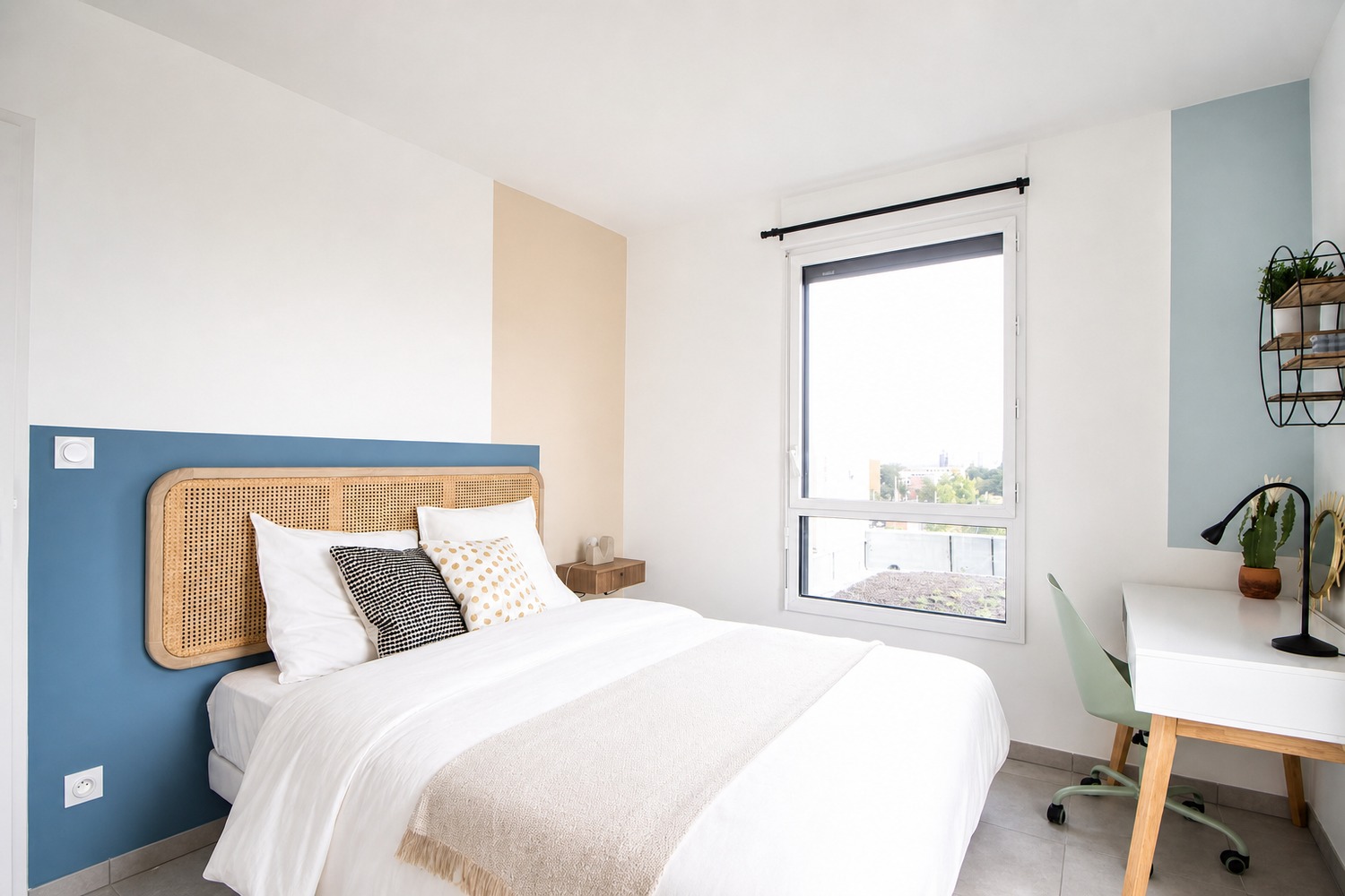 Refined 11 m² bedroom near Lyon – LYO49
