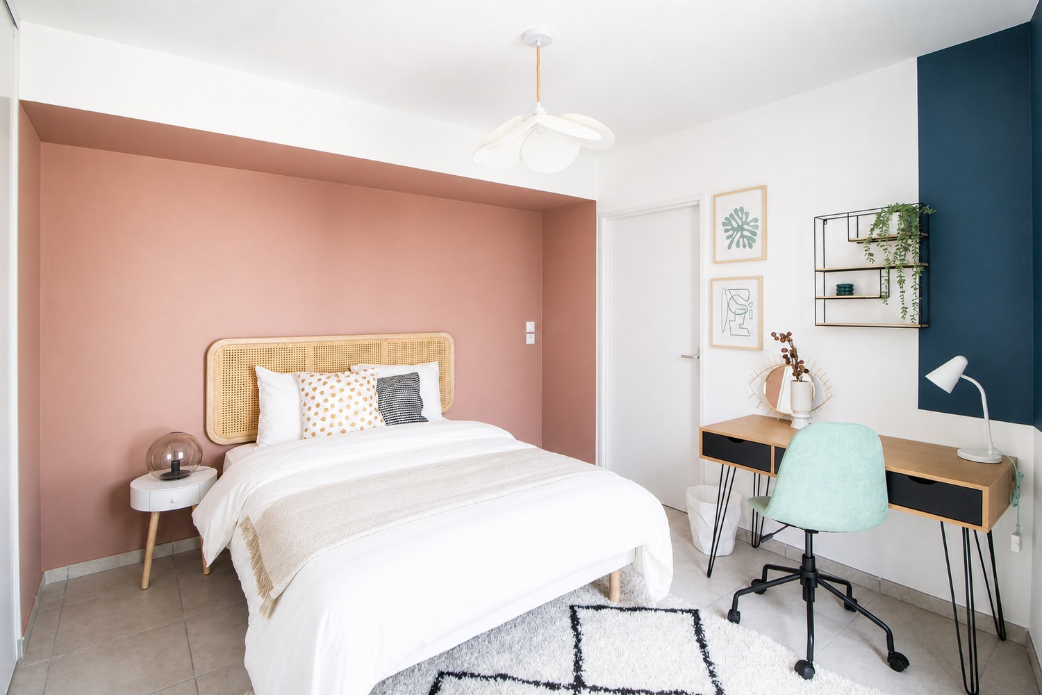 Amazing bedroom of 14 m² with terrace near Lyon – LYO51