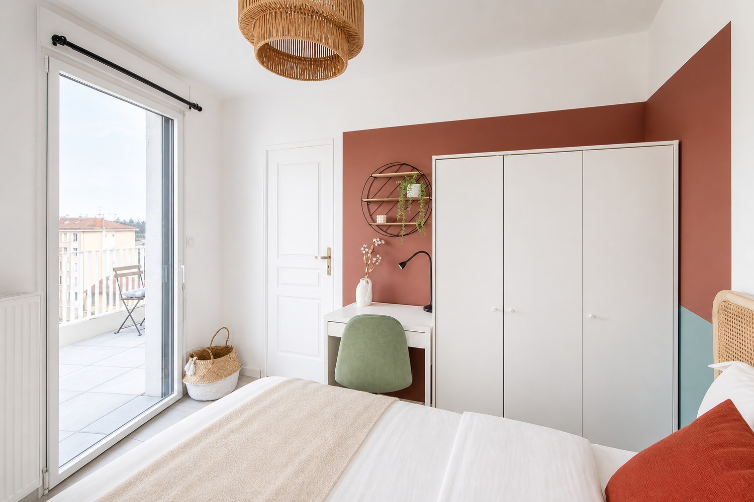 Beautiful 10 m² bedroom with terrace near Lyon – LYO50
