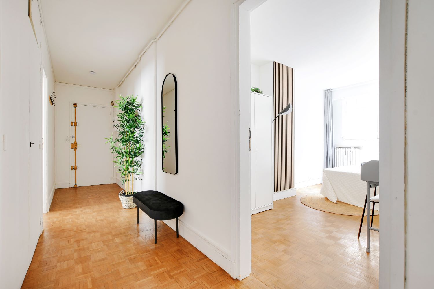 Move into this bright room in Paris – PA113