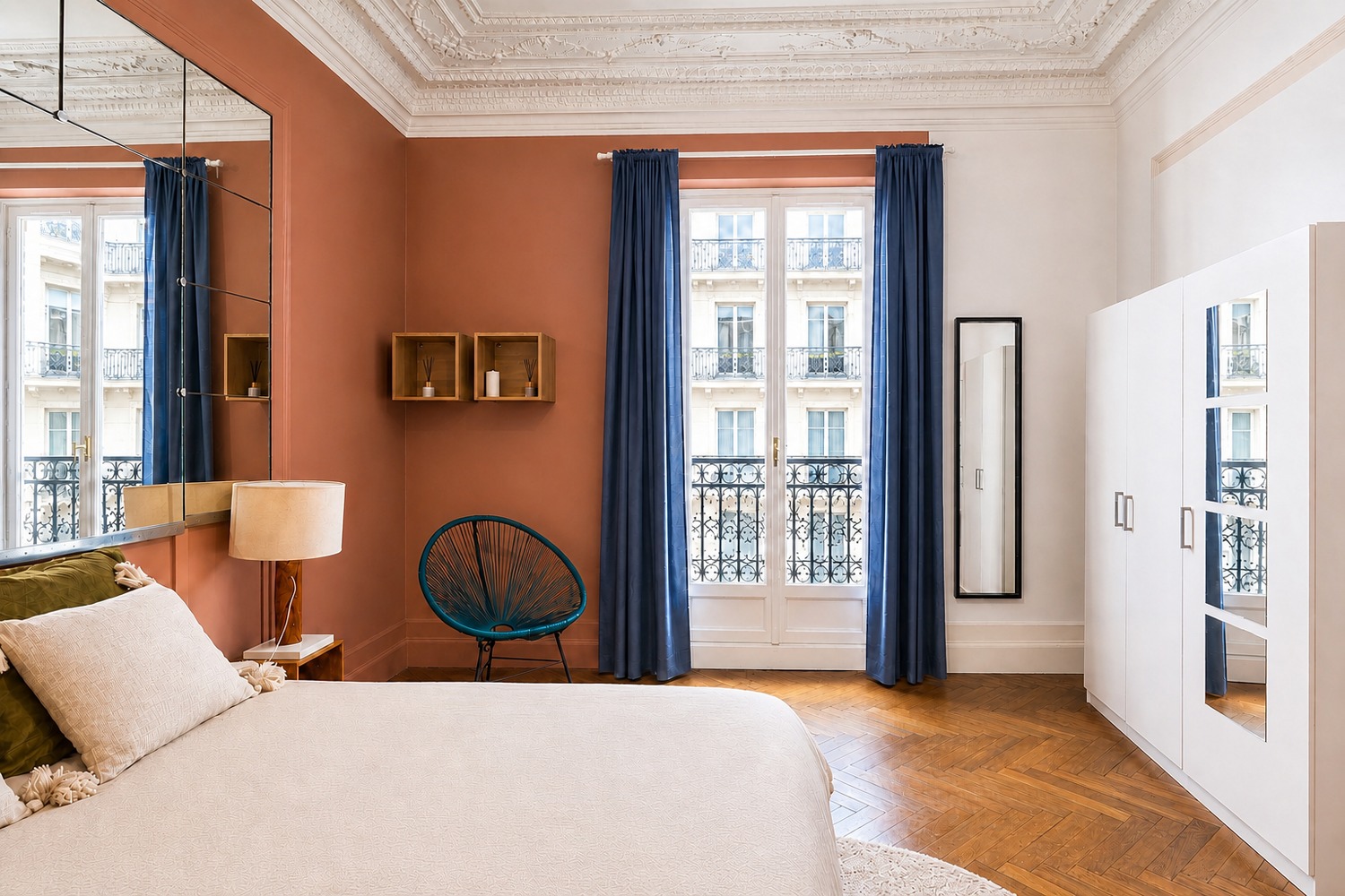 Spacious luminous bedroom – 22m² – BO5