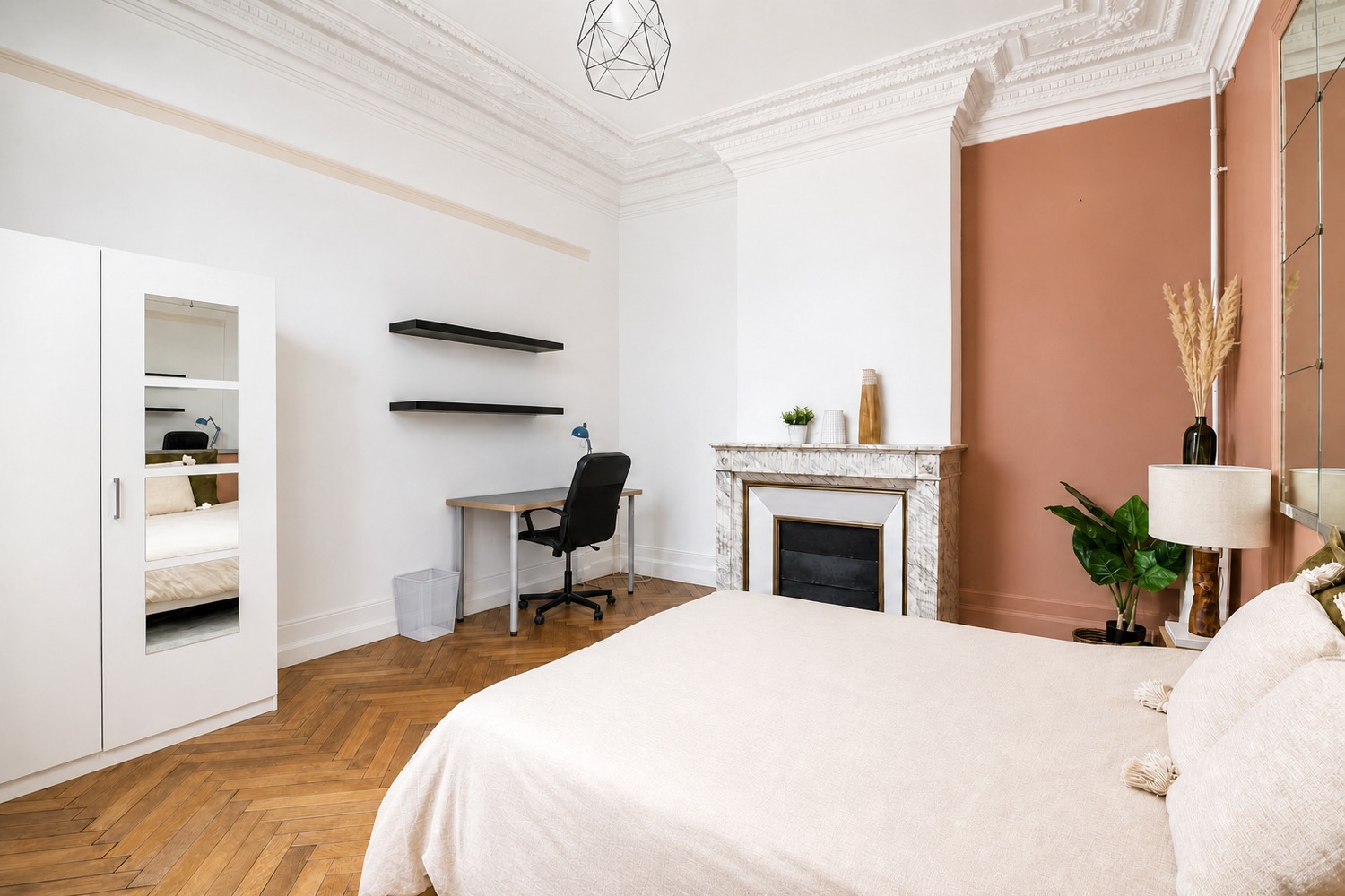 Spacious luminous bedroom – 22m² – BO5