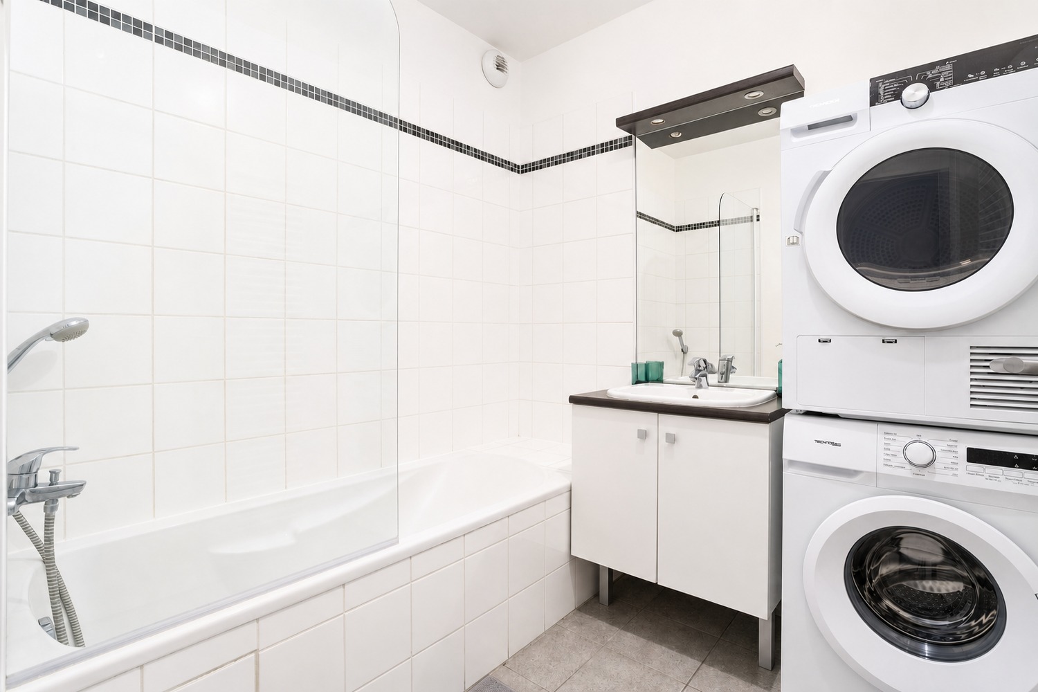 Settle into this cozy 12 m² room – LIL18
