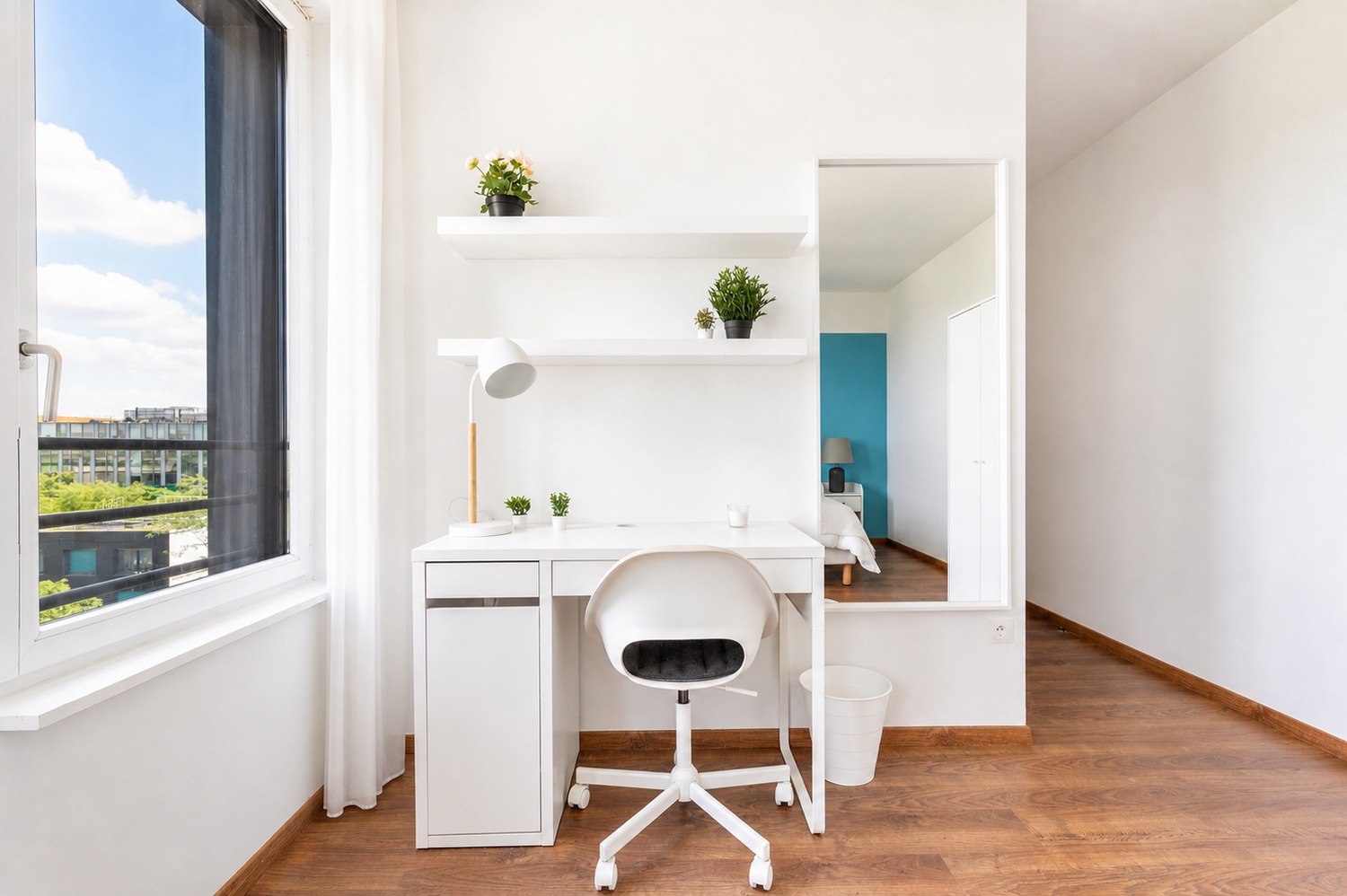Settle into this spacious 15 m² room – LIL15