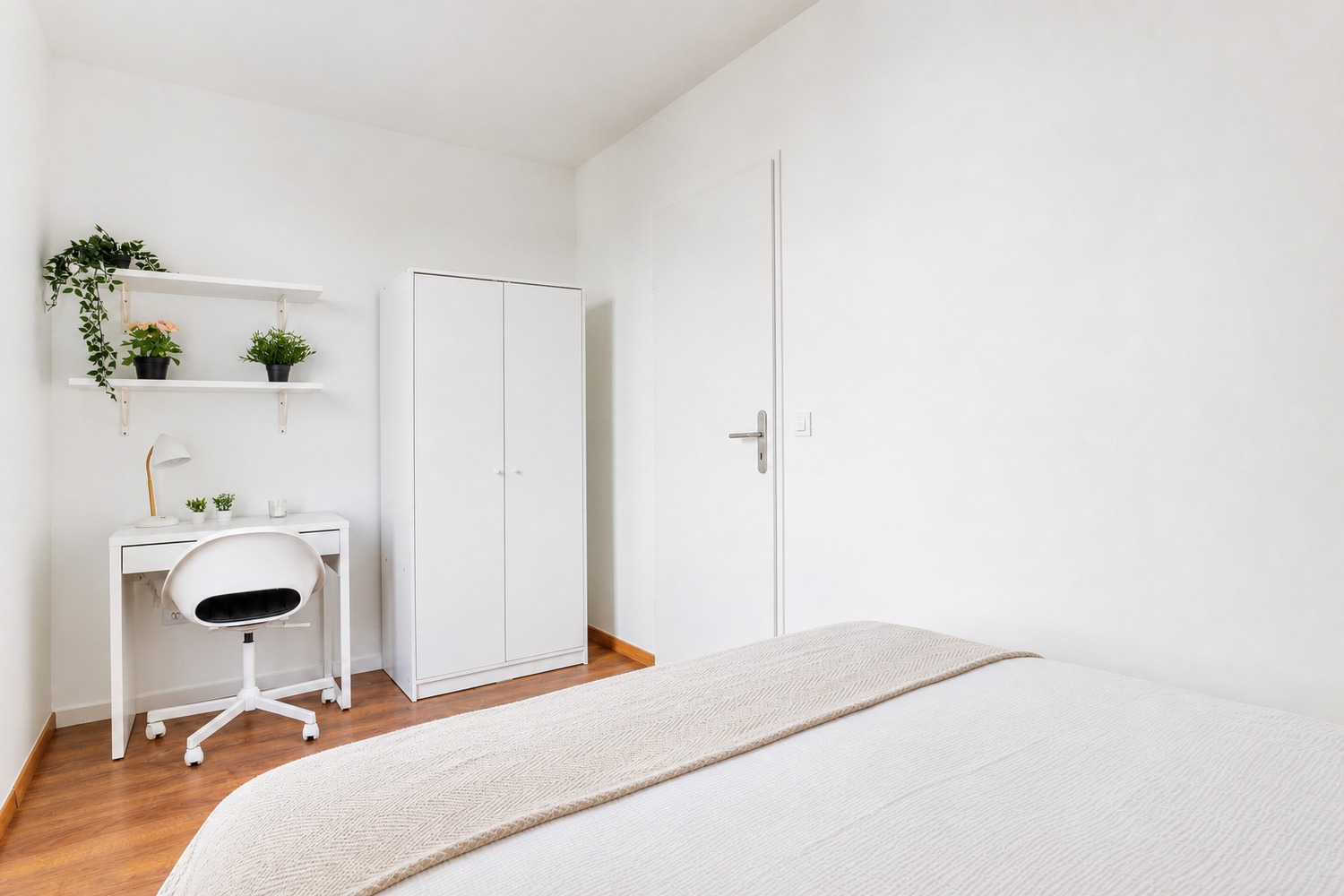Settle into this charming 9 m² room – LIL16