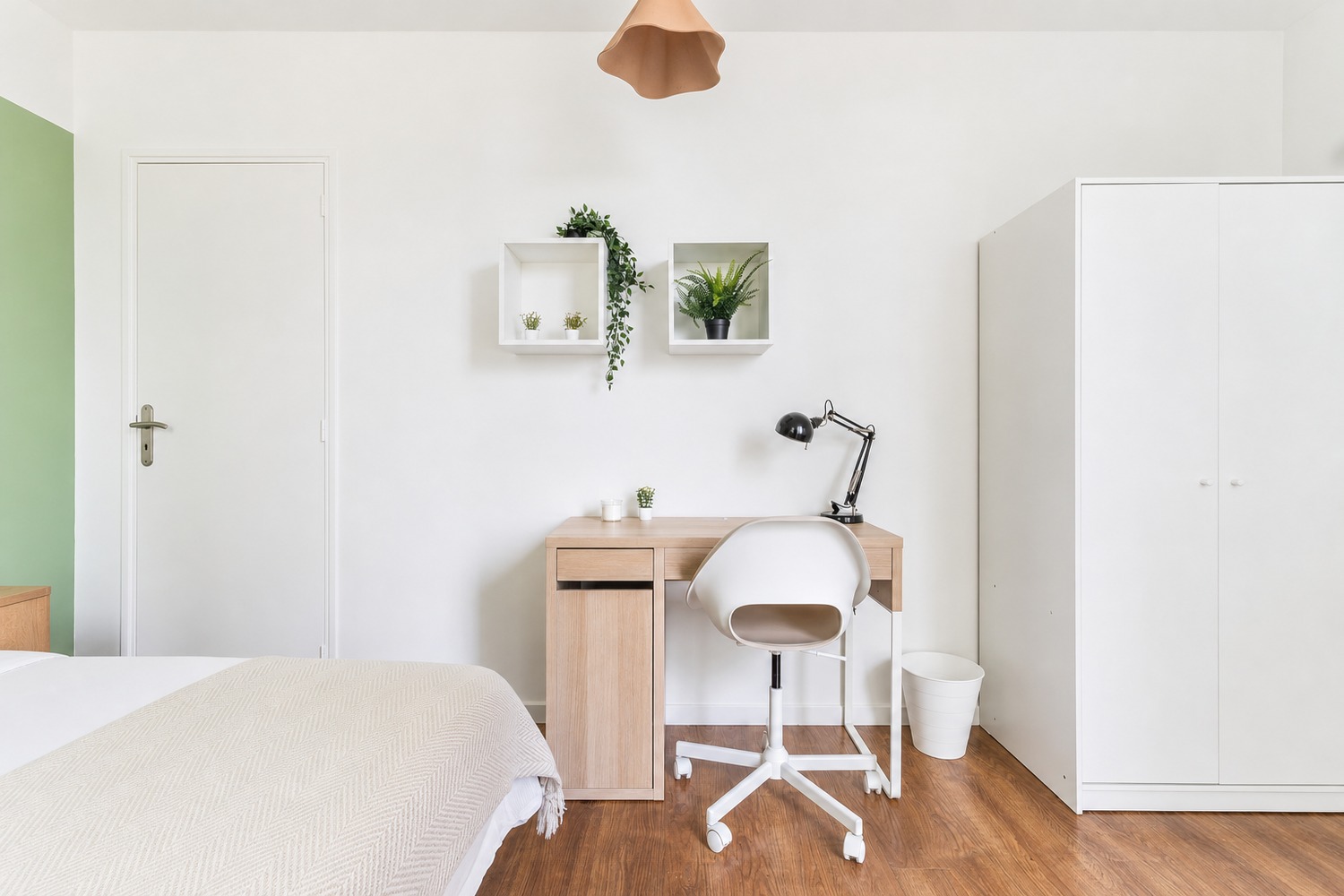 Settle into this cozy 12 m² room – LIL18