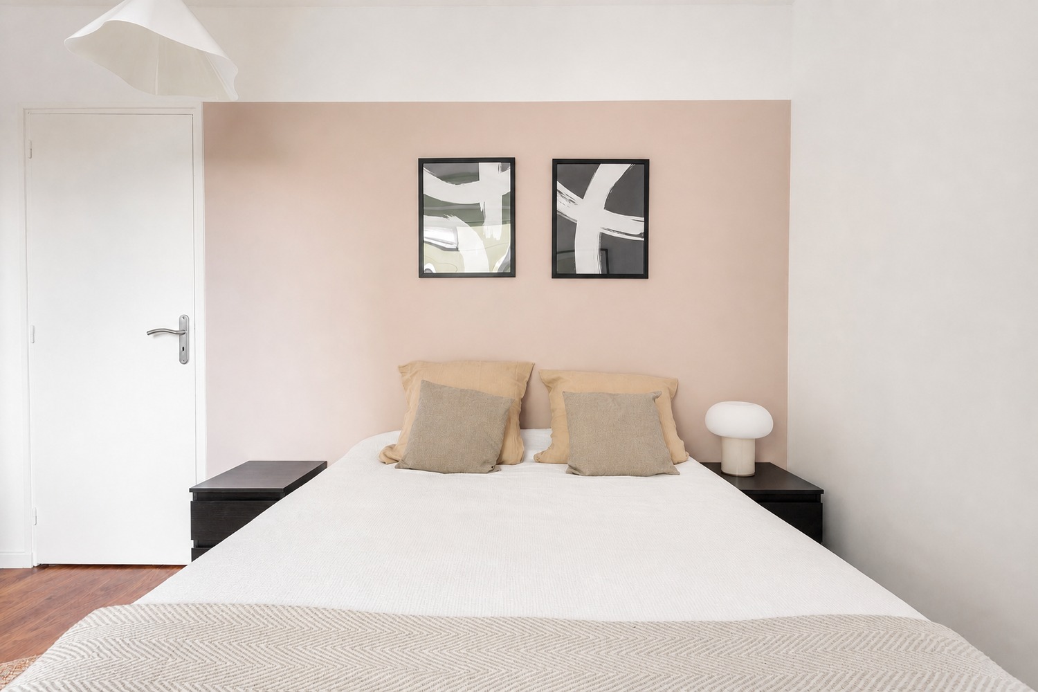 Settle into this modern 10 m² room – LIL19