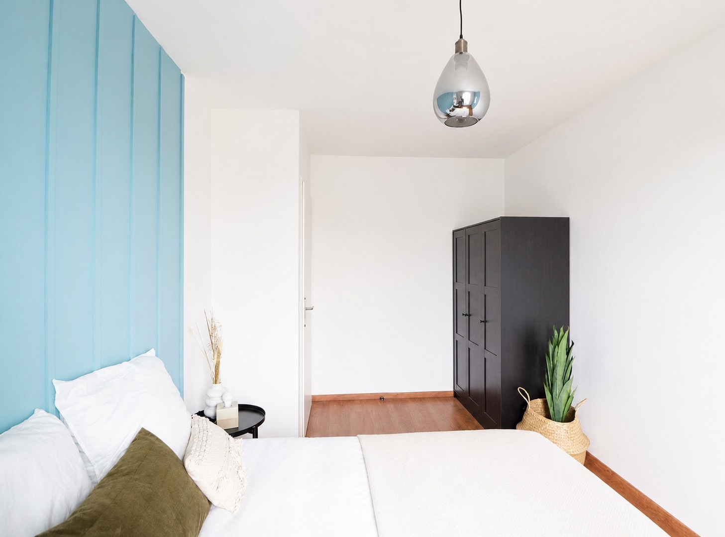 Industrial 12 m² style bedroom for rent in Lille – LIL01