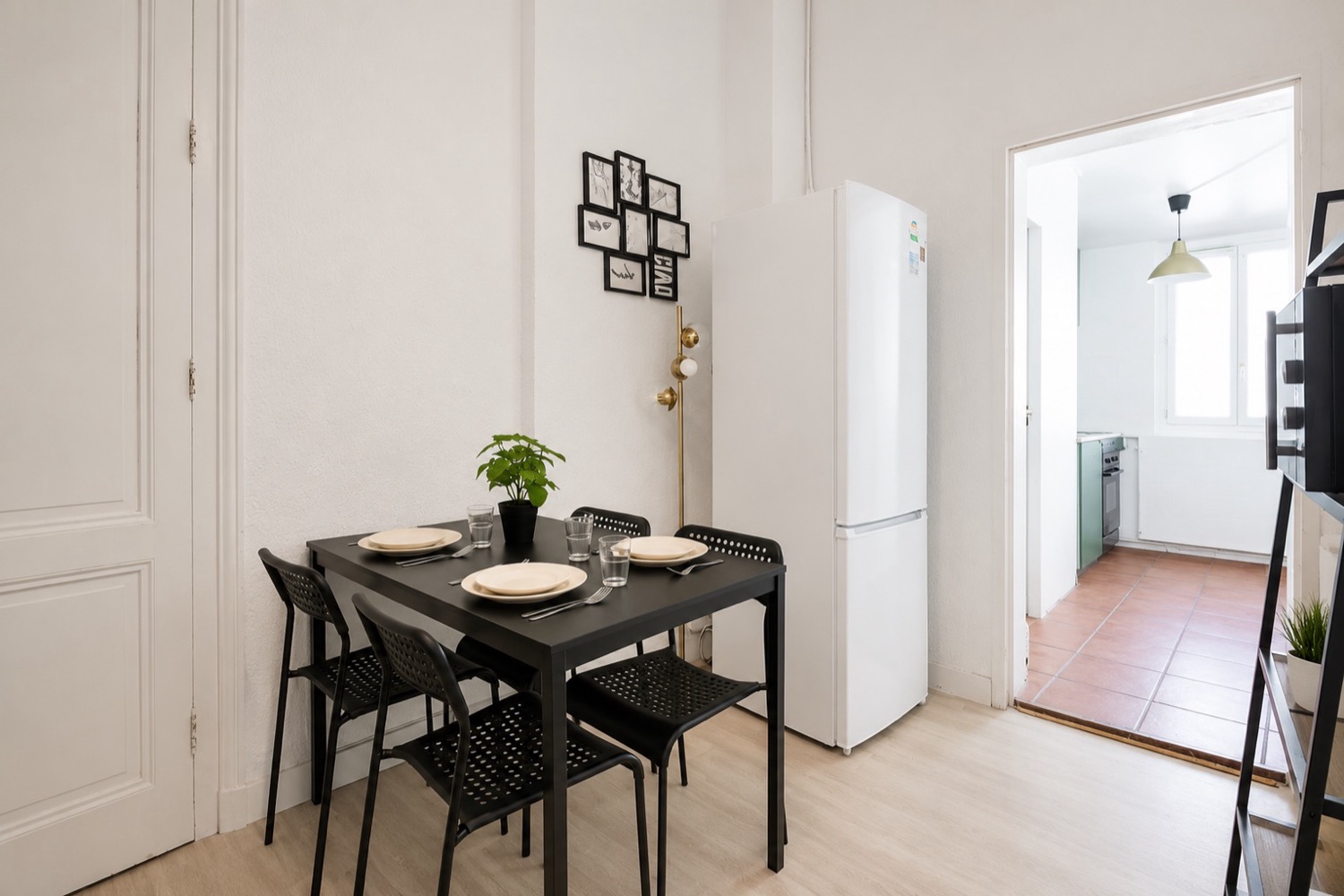 Pleasant and very bright room – 14m² – BO2