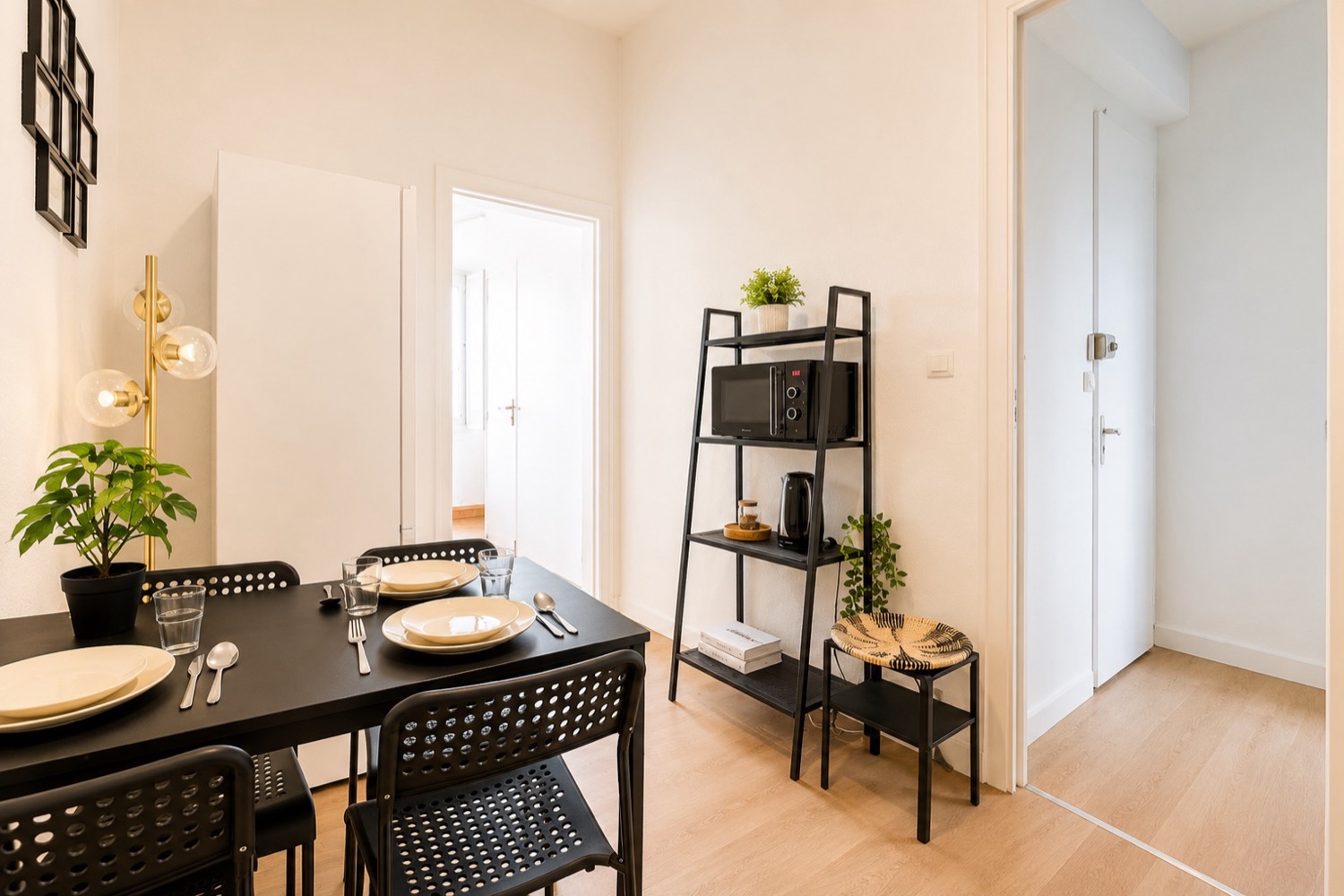 Pleasant and very bright room – 14m² – BO2